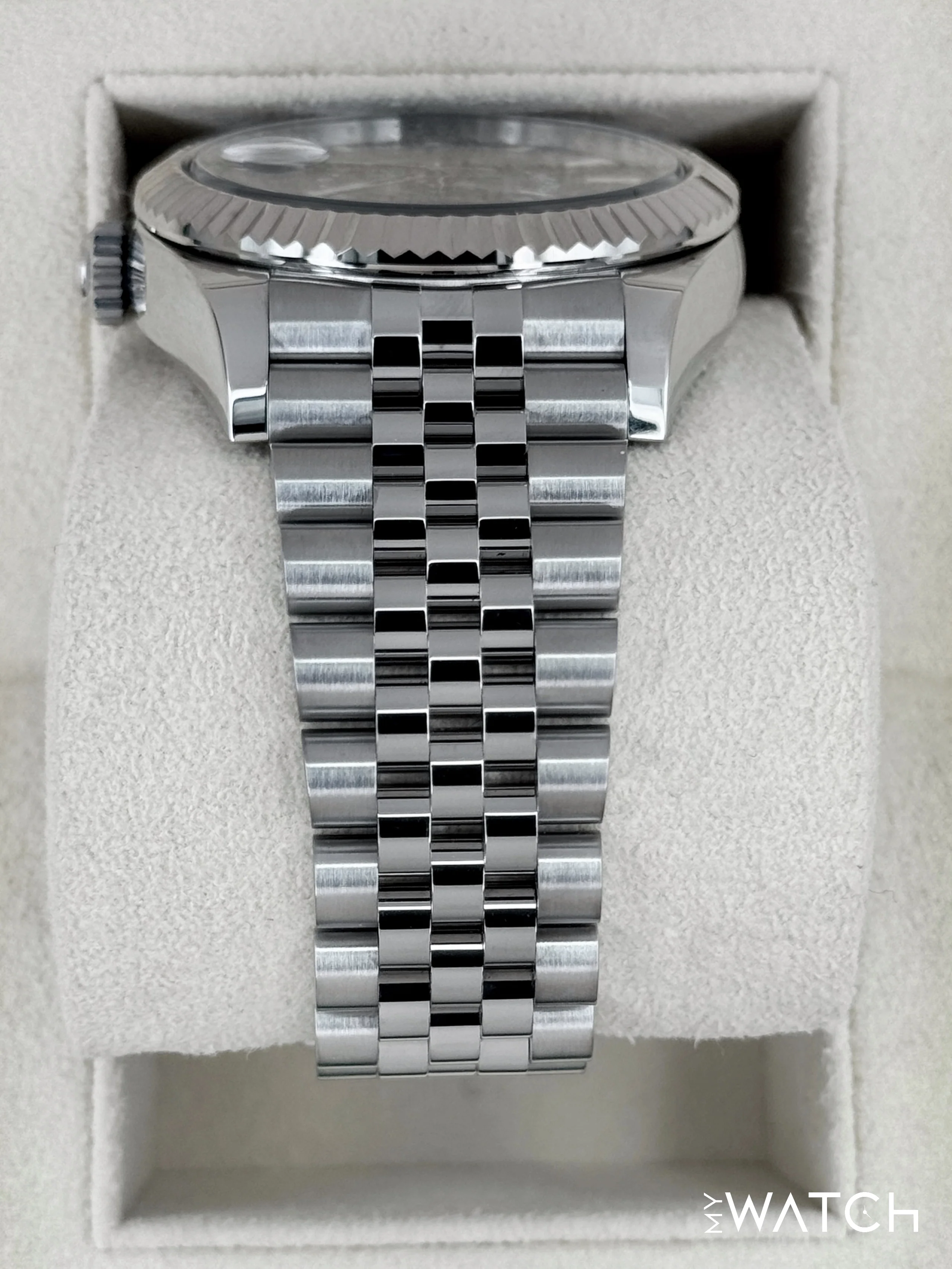 2024 Rolex Sky-Dweller 42mm 336934 Jubilee Blue Dial - Image 4