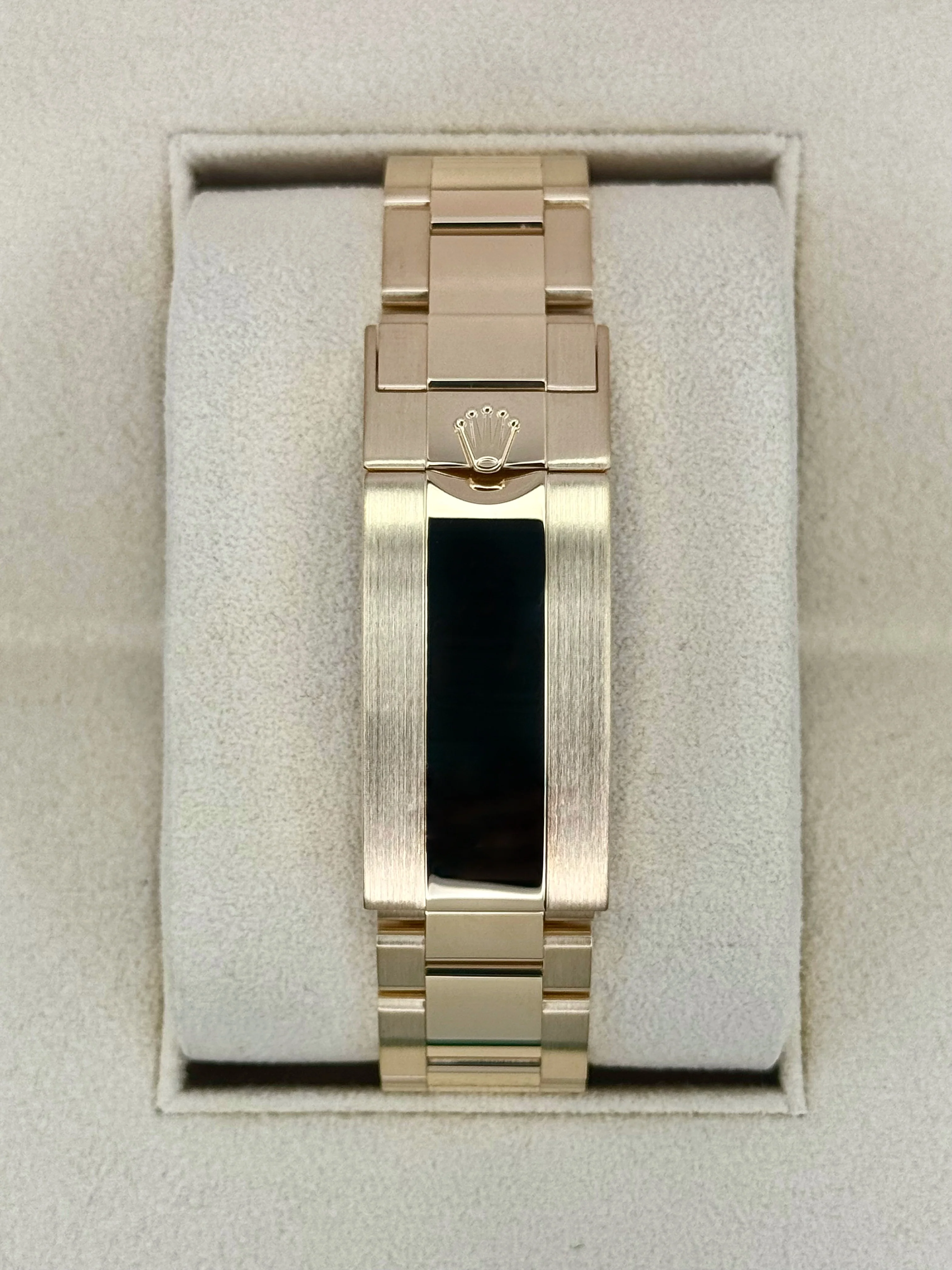 2024 Rolex Submariner "Bluesy" 41mm 126618LB Yellow Gold Blue Dial - Image 2