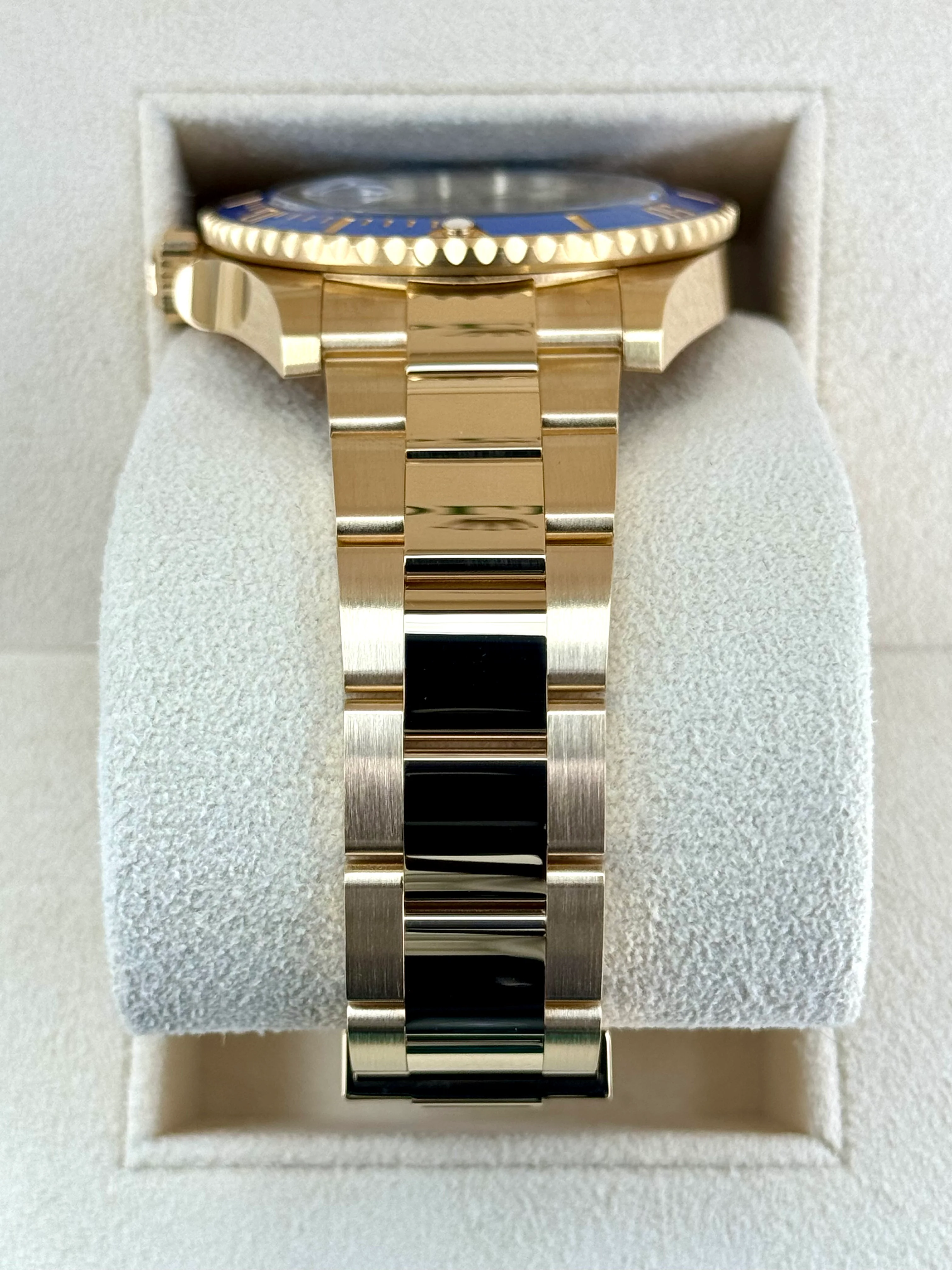 2024 Rolex Submariner "Bluesy" 41mm 126618LB Yellow Gold Blue Dial - Image 4