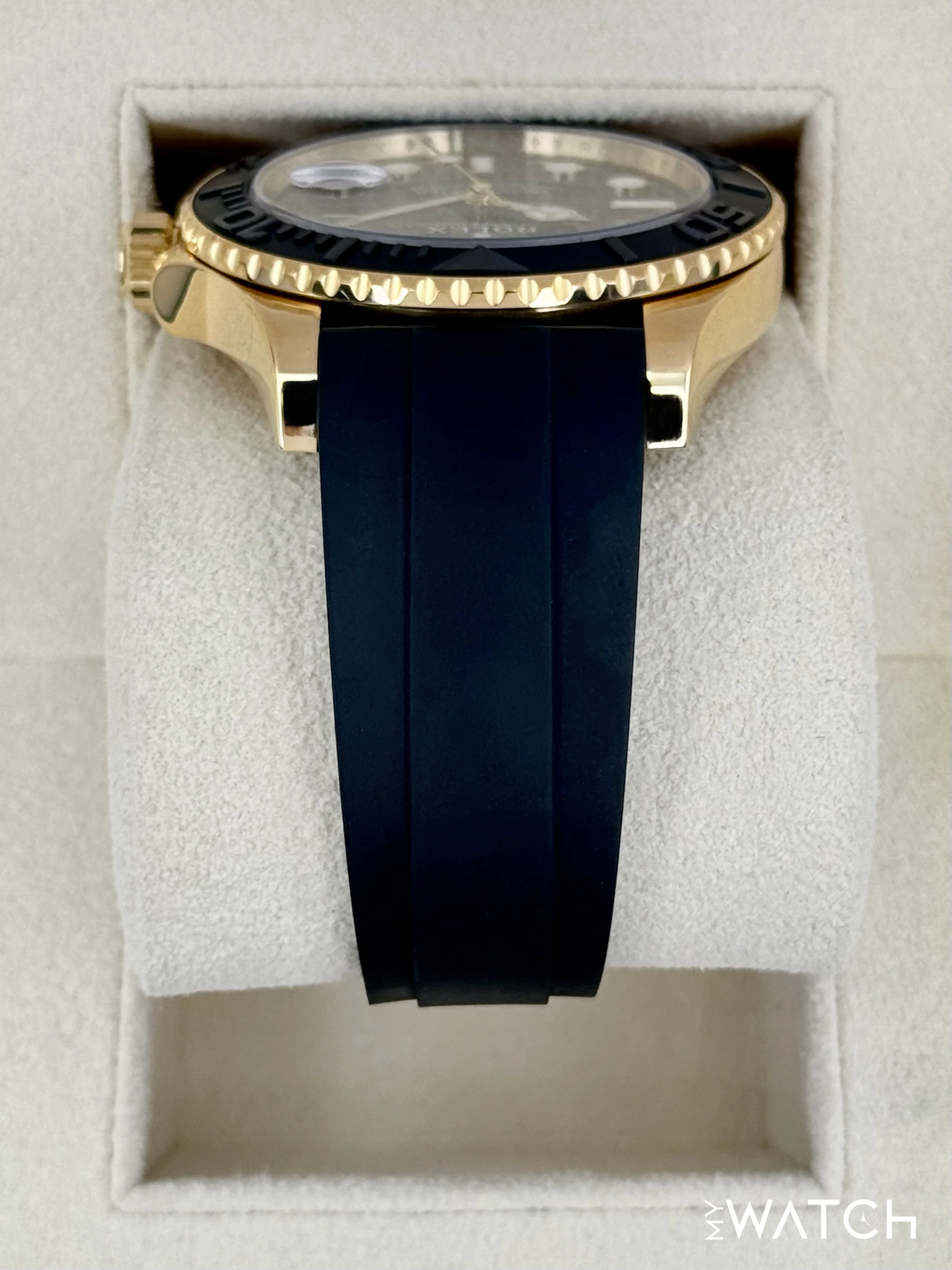 2024 Rolex Yacht-Master 42mm 226658 Gold Oysterflex Black Dial - Image 4