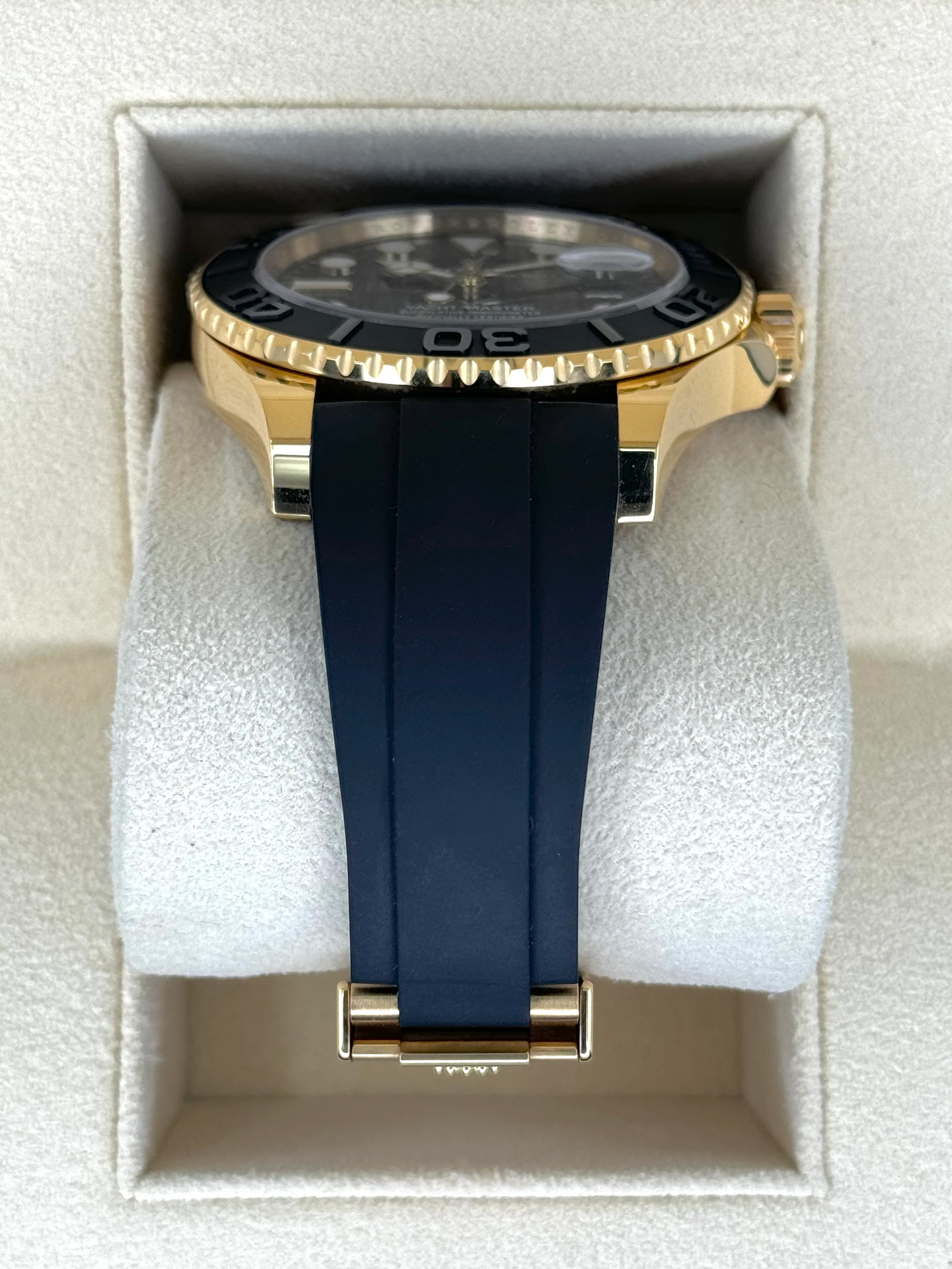 2024 Rolex Yacht-Master 42mm 226658 Gold Oysterflex Black Dial - Image 3