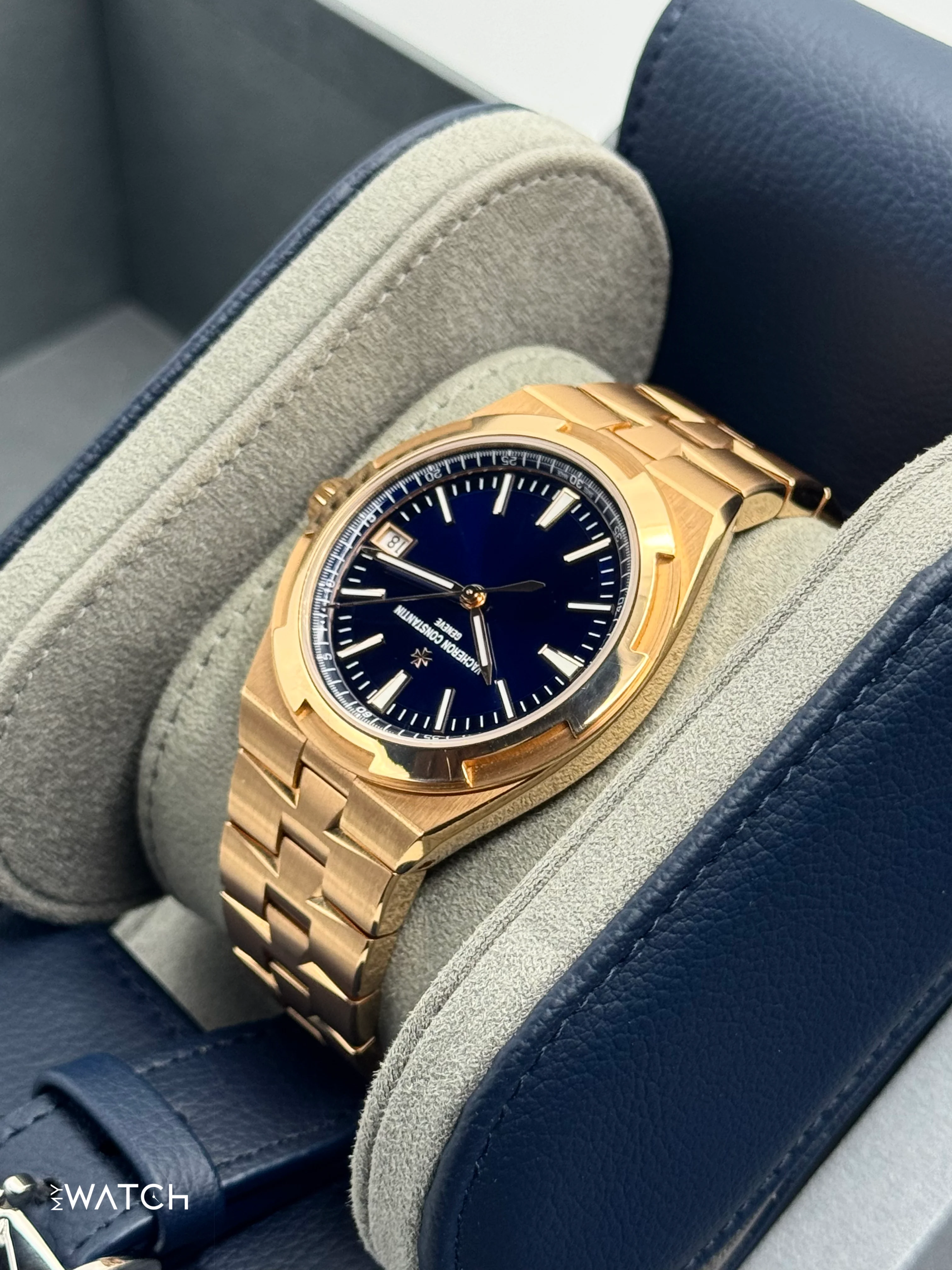 2024 Vacheron Constantin Overseas 41mm 4520V 18kt Pink Gold Blue Dial - Image 7