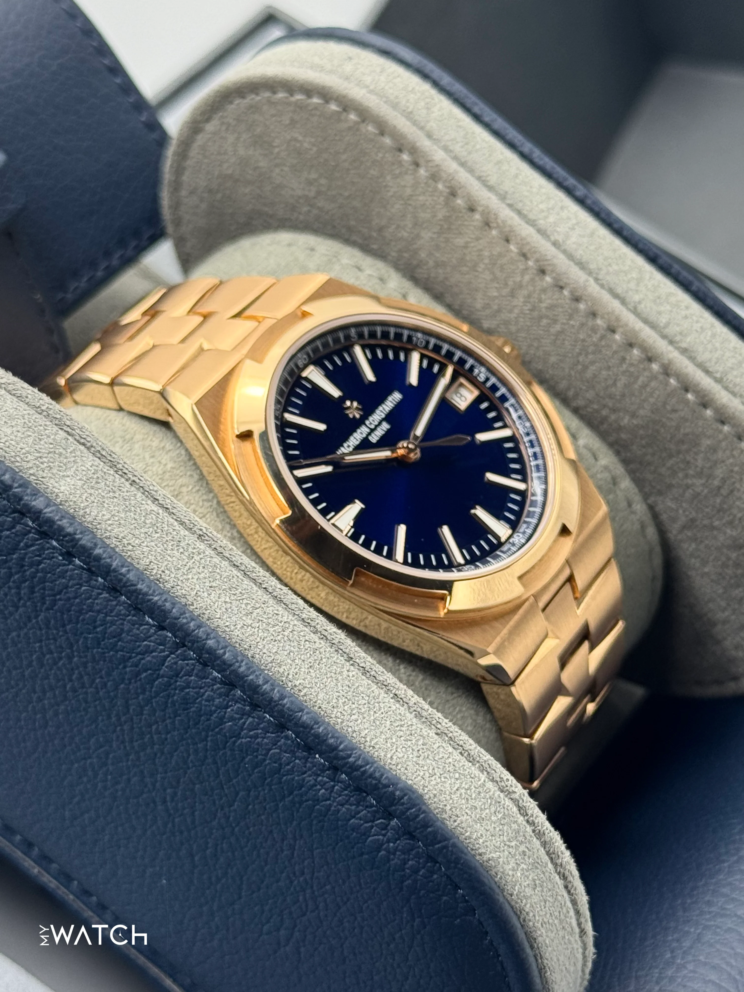 2024 Vacheron Constantin Overseas 41mm 4520V 18kt Pink Gold Blue Dial - Image 8