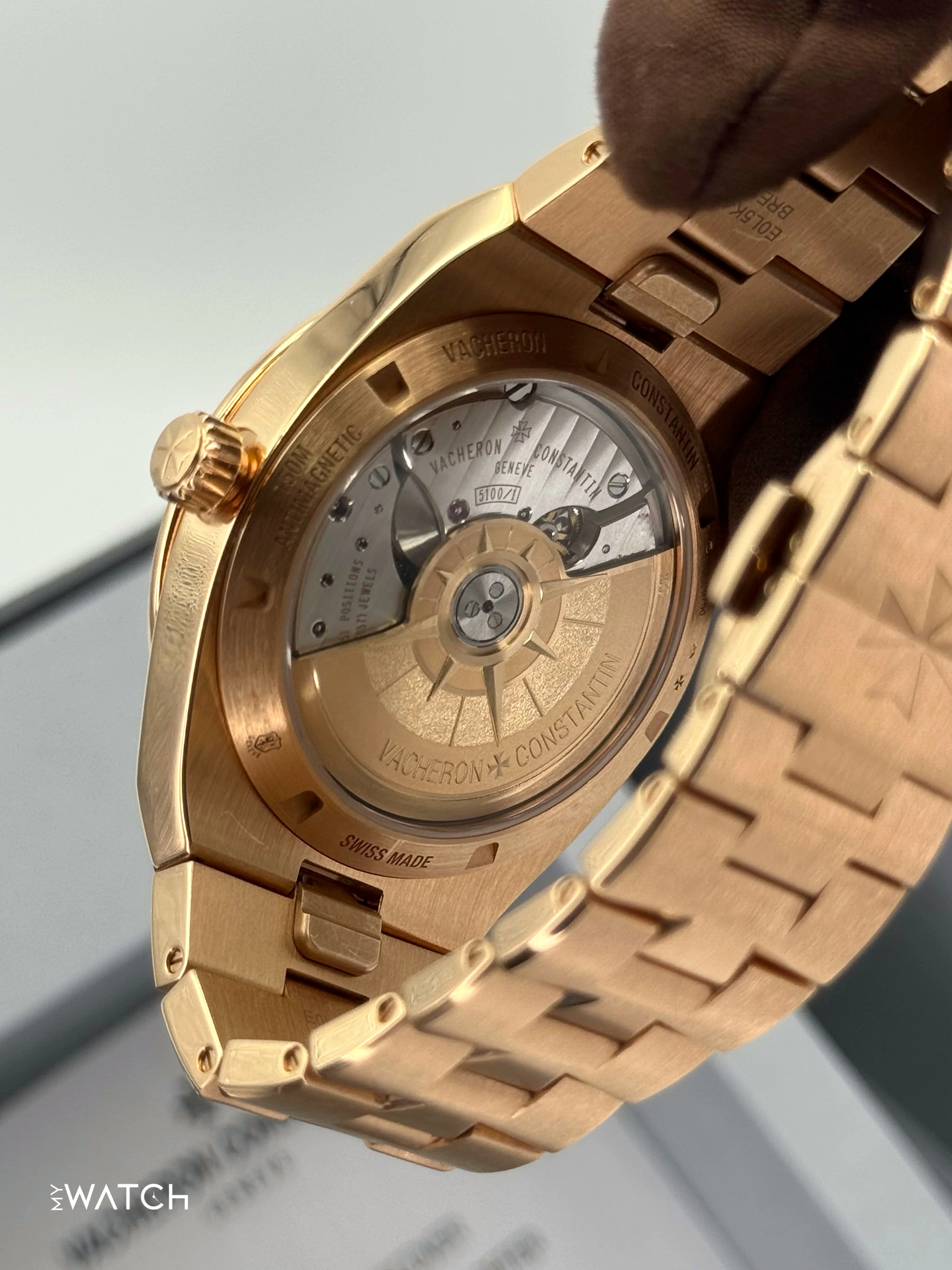 2024 Vacheron Constantin Overseas 41mm 4520V 18kt Pink Gold Blue Dial - Image 9