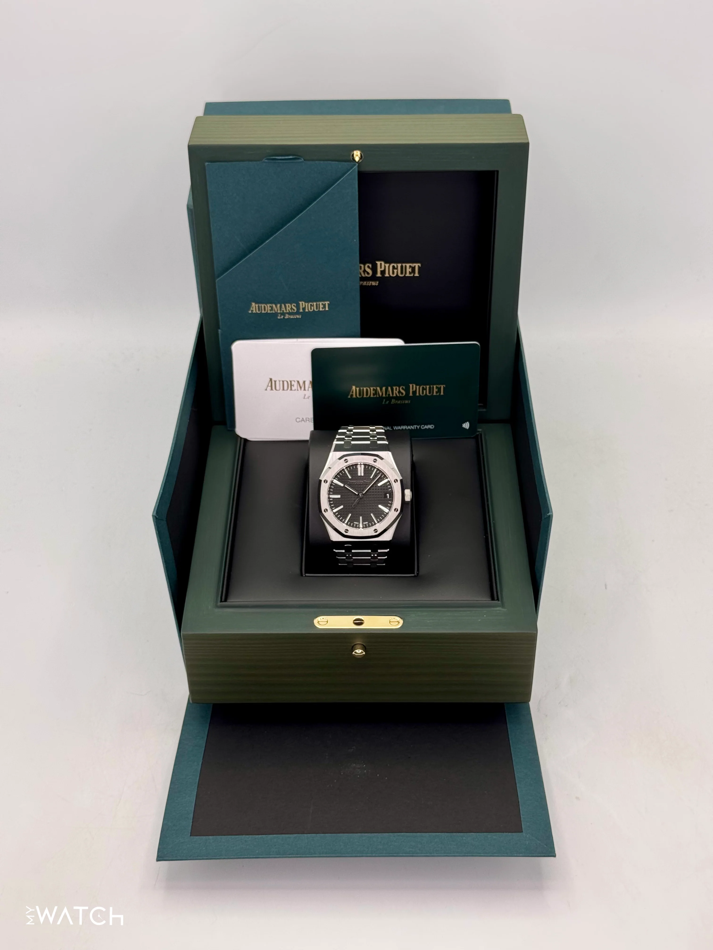 2025 Audemars Piguet  Royal Oak  41mm 15510ST Stainless Steel Black Dial - Image 11