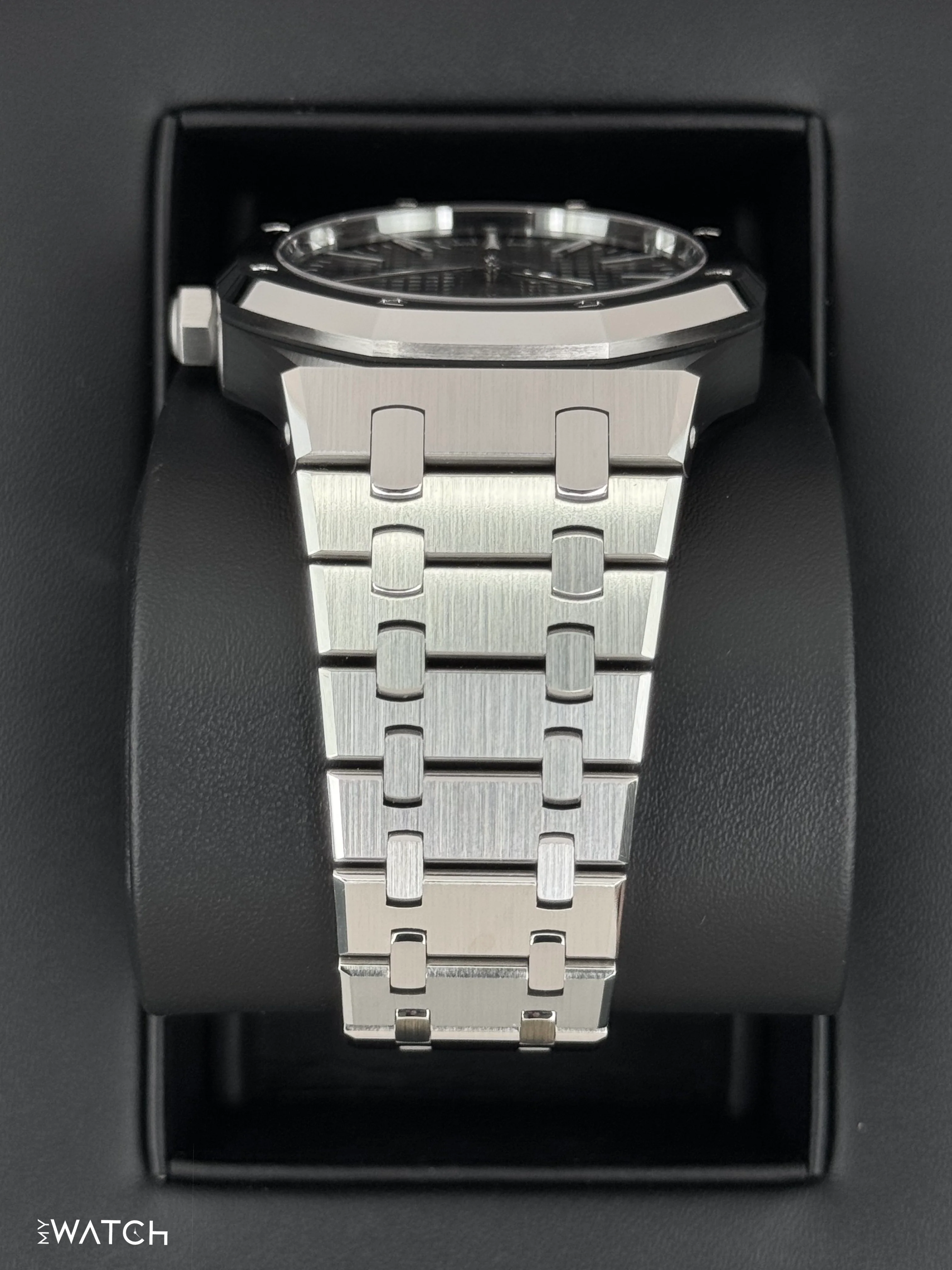 2025 Audemars Piguet  Royal Oak  41mm 15510ST Stainless Steel Black Dial - Image 4