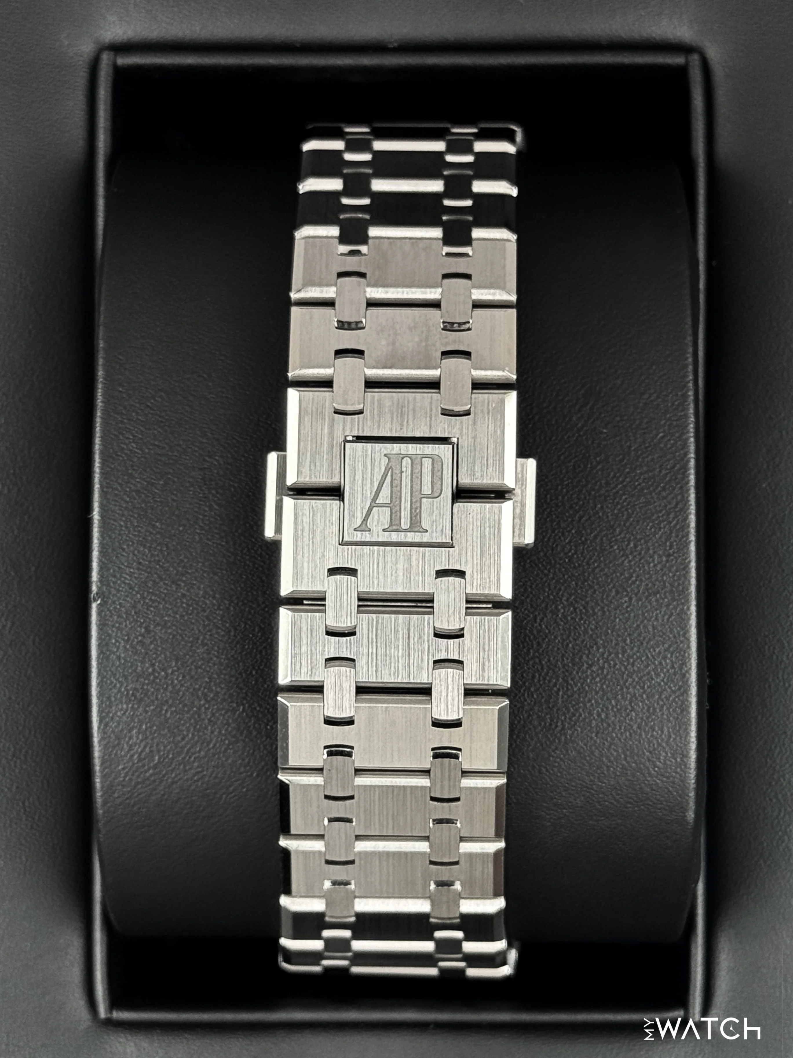 2025 Audemars Piguet  Royal Oak 41mm 15510ST Stainless Steel Green Dial - Image 2