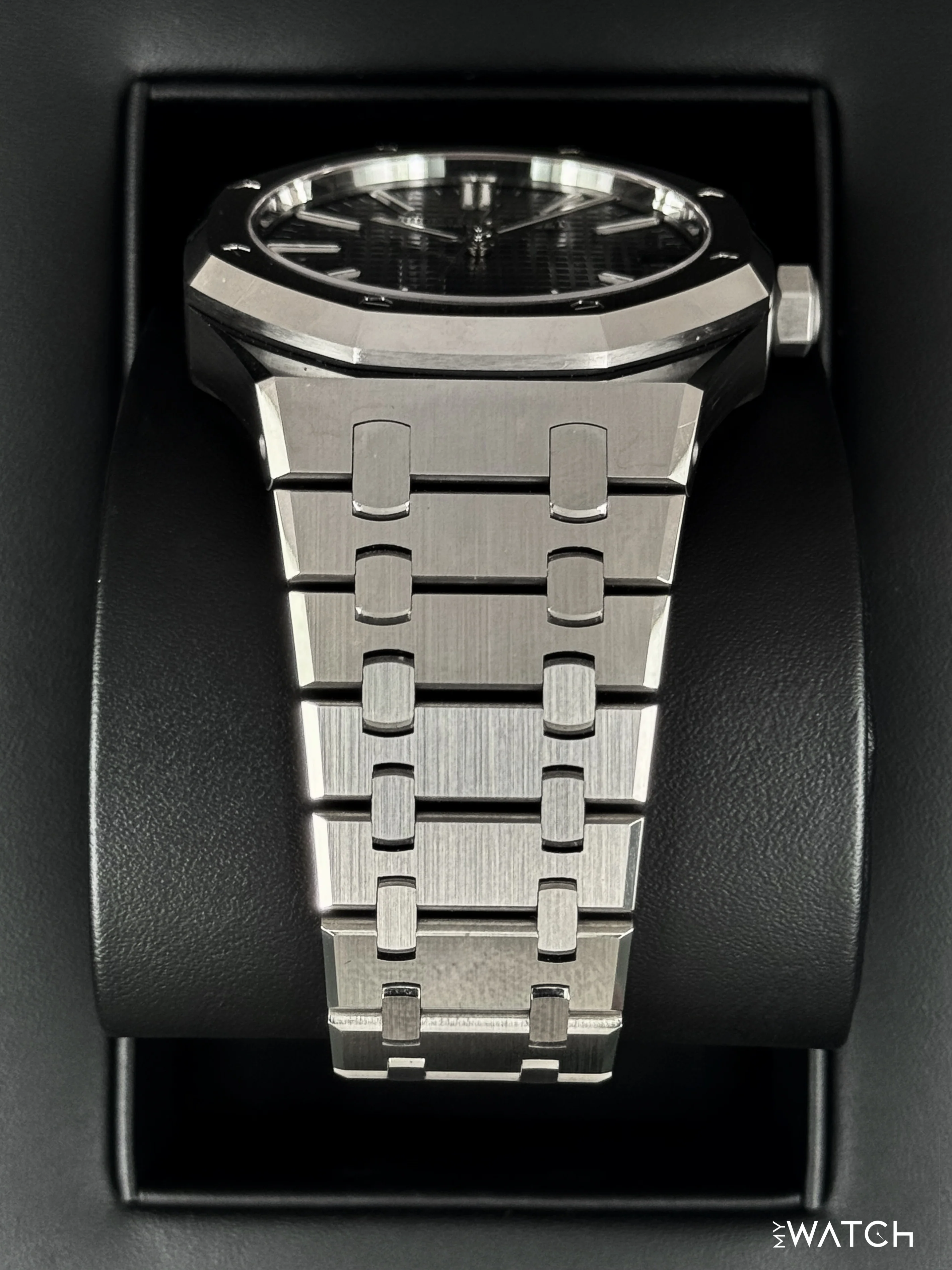 2025 Audemars Piguet  Royal Oak 41mm 15510ST Stainless Steel Green Dial - Image 3