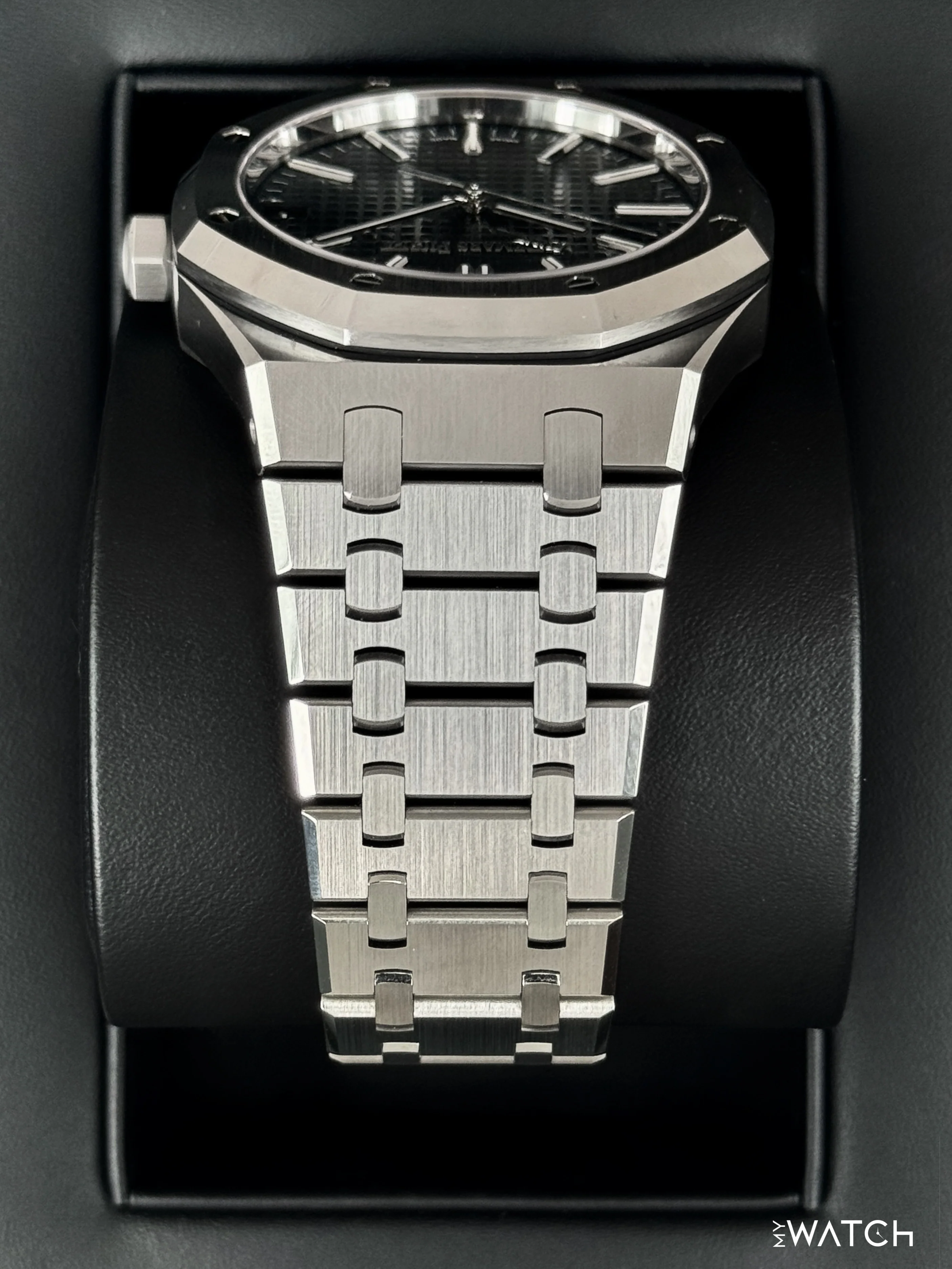 2025 Audemars Piguet  Royal Oak 41mm 15510ST Stainless Steel Green Dial - Image 4