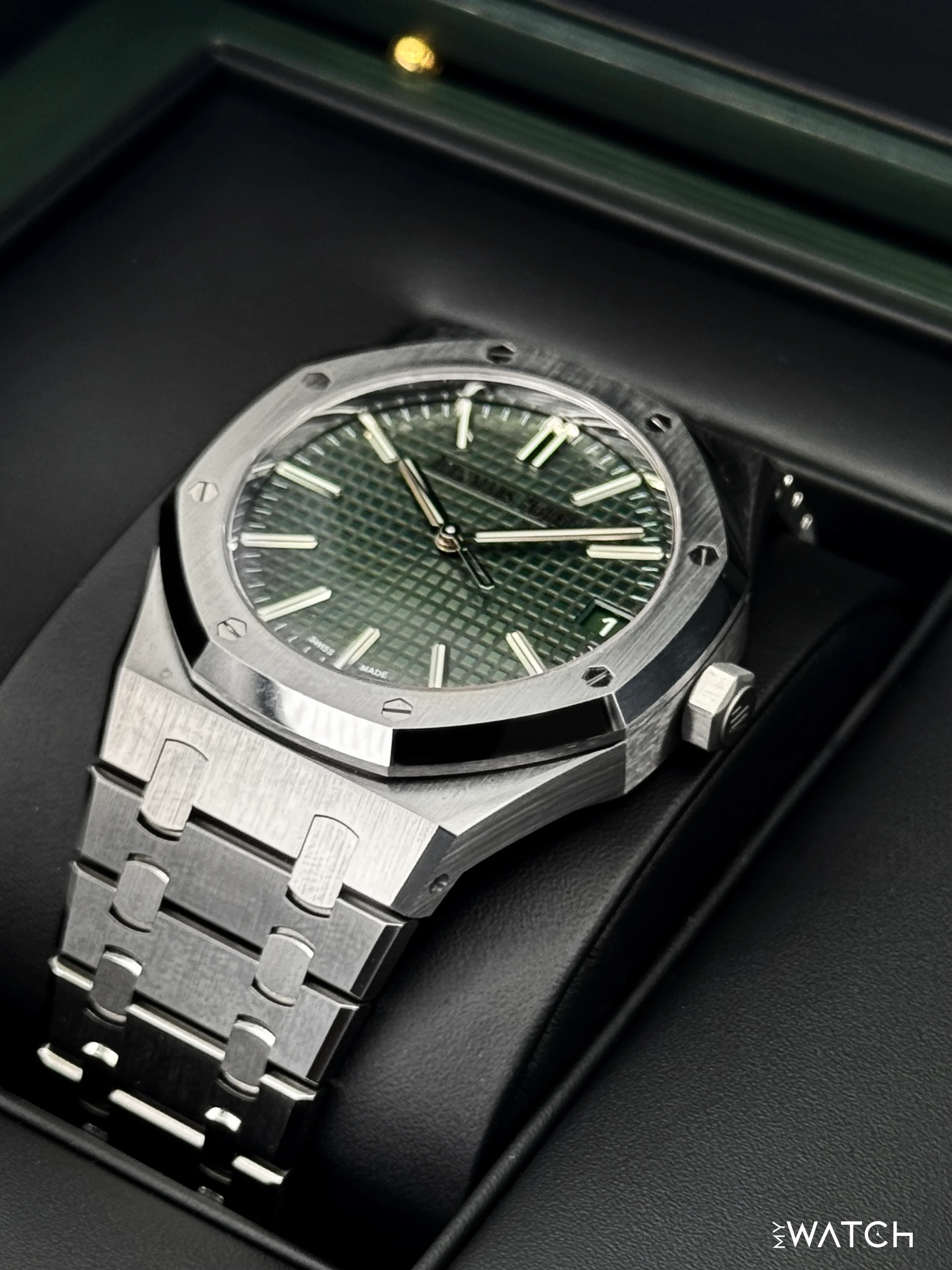 2025 Audemars Piguet  Royal Oak 41mm 15510ST Stainless Steel Green Dial - Image 5