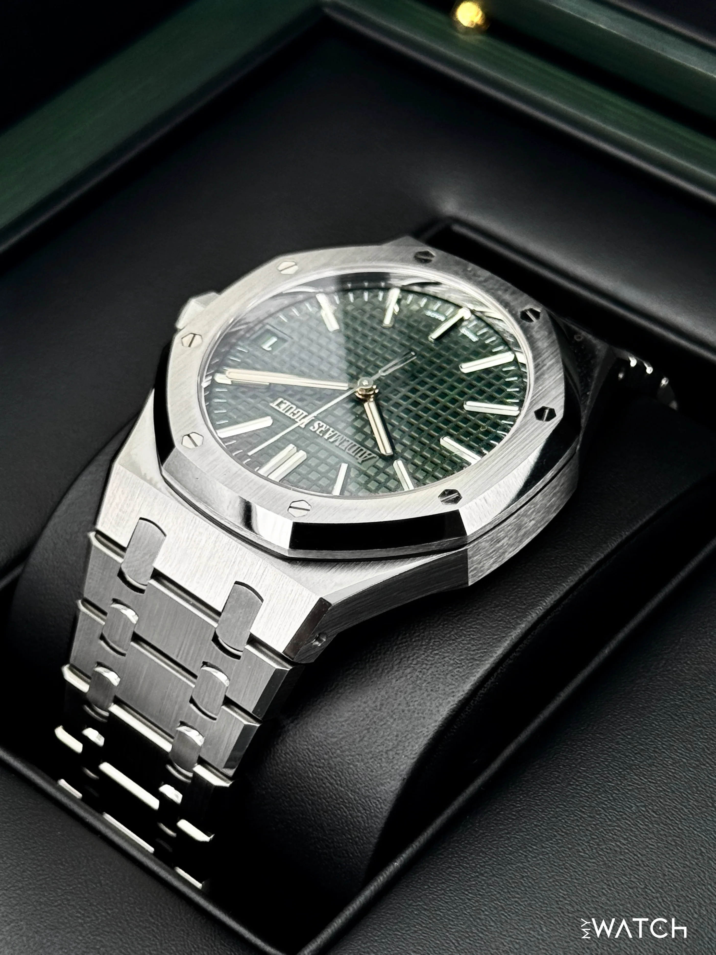 2025 Audemars Piguet  Royal Oak 41mm 15510ST Stainless Steel Green Dial - Image 7