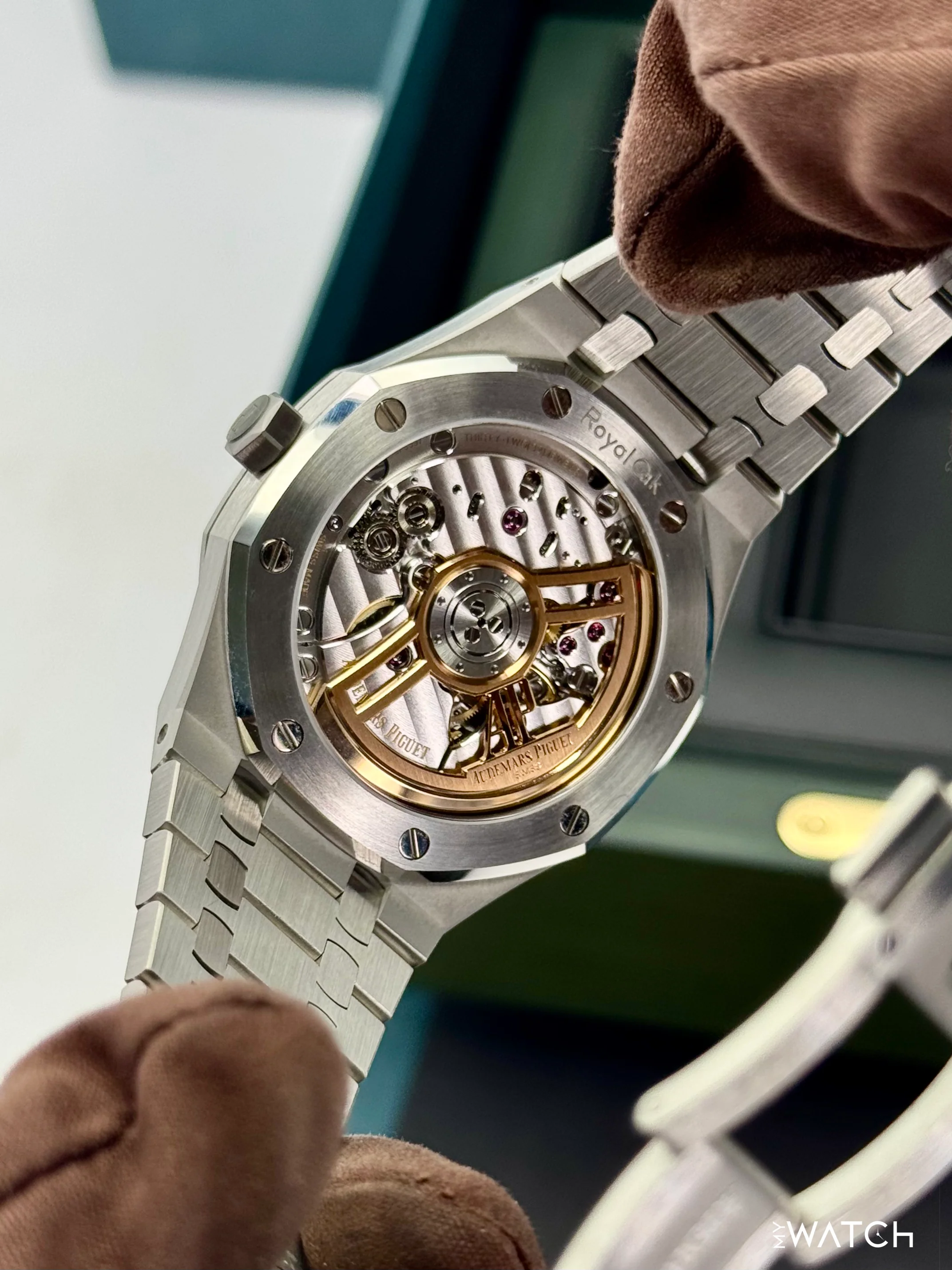 2025 Audemars Piguet  Royal Oak 41mm 15510ST Stainless Steel Green Dial - Image 9