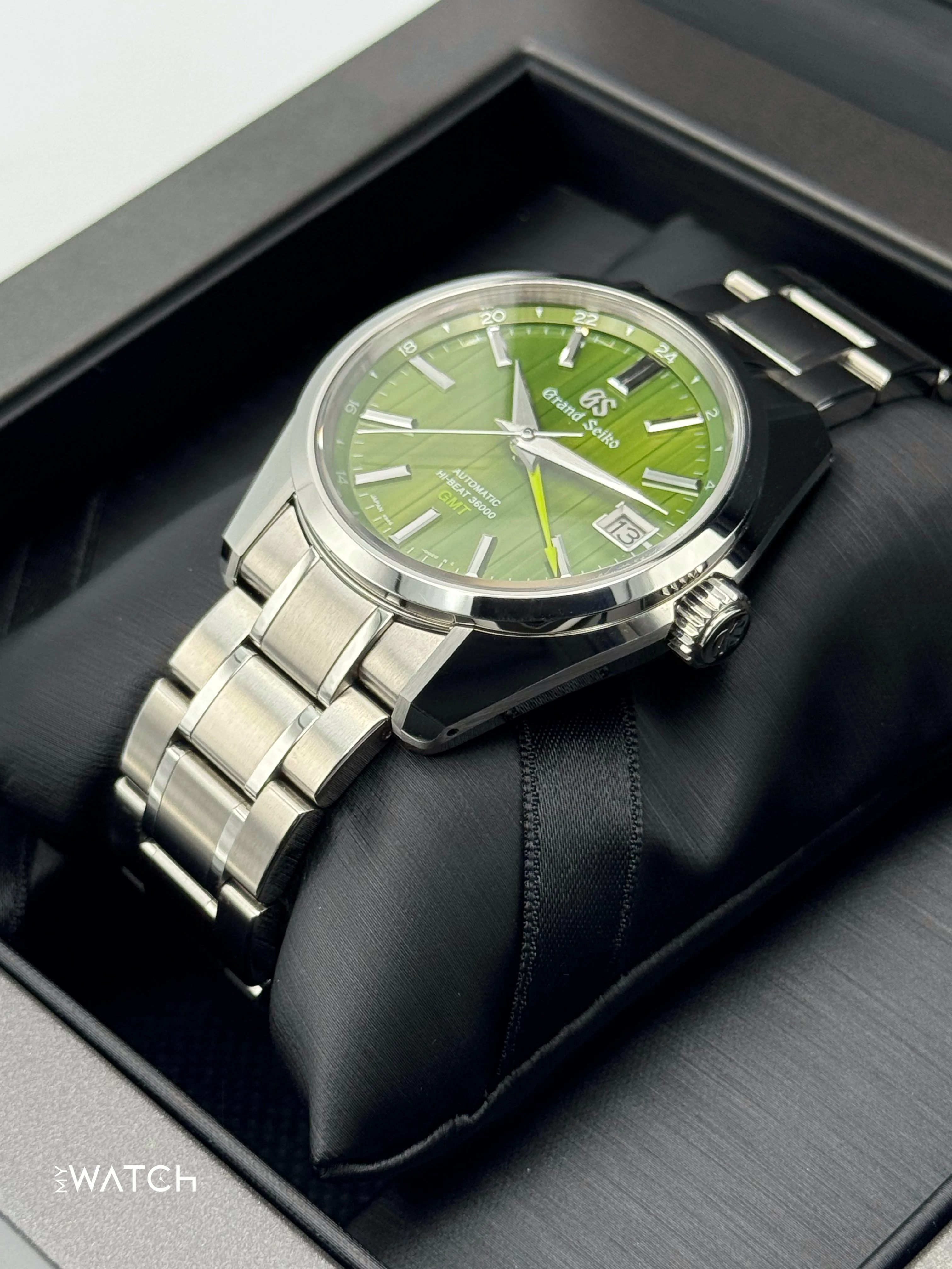 2025 Grand Seiko GMT 40mm SBGJ259G Stainless Steel Green Dial - Image 5