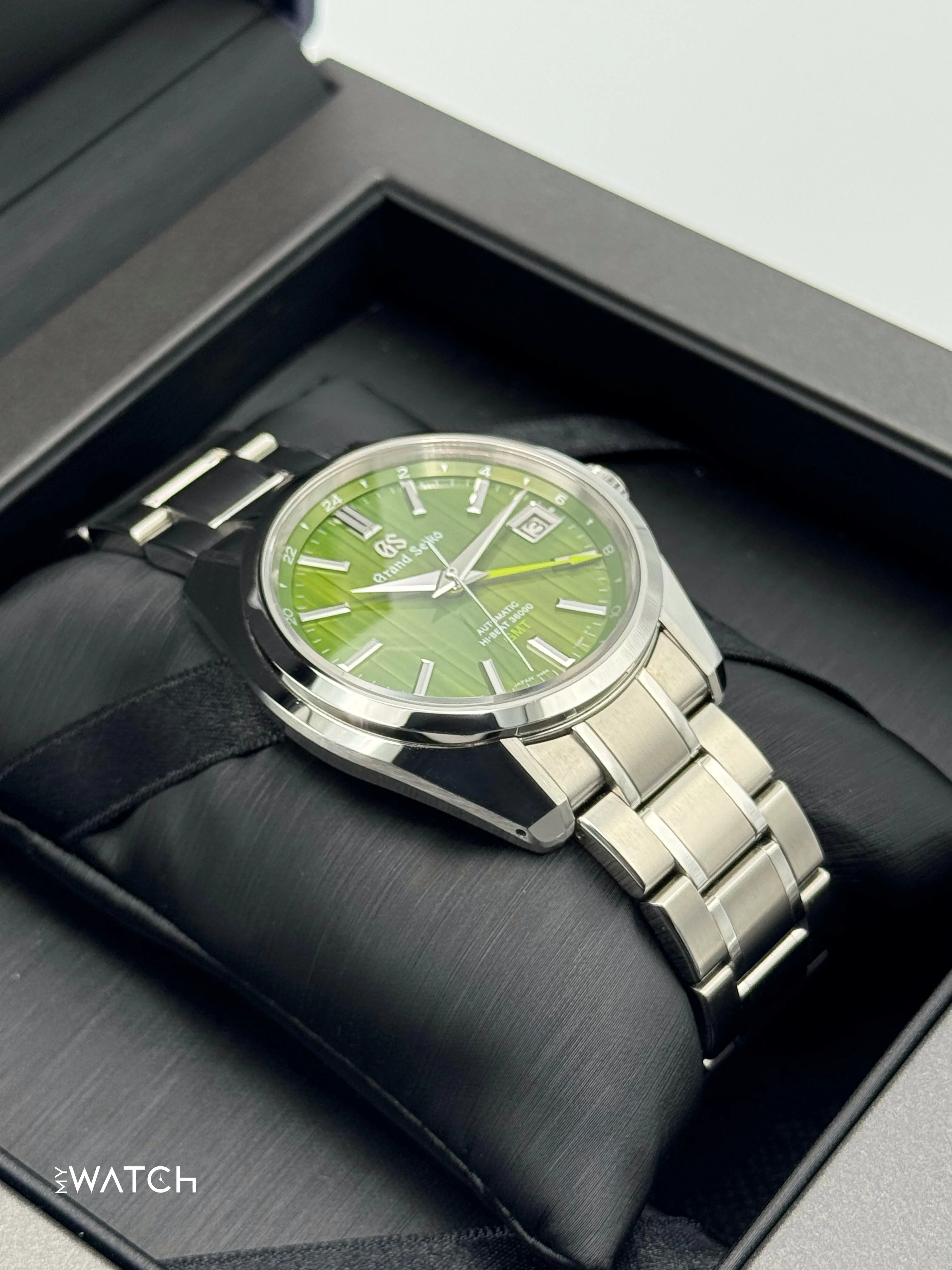 2025 Grand Seiko GMT 40mm SBGJ259G Stainless Steel Green Dial - Image 6