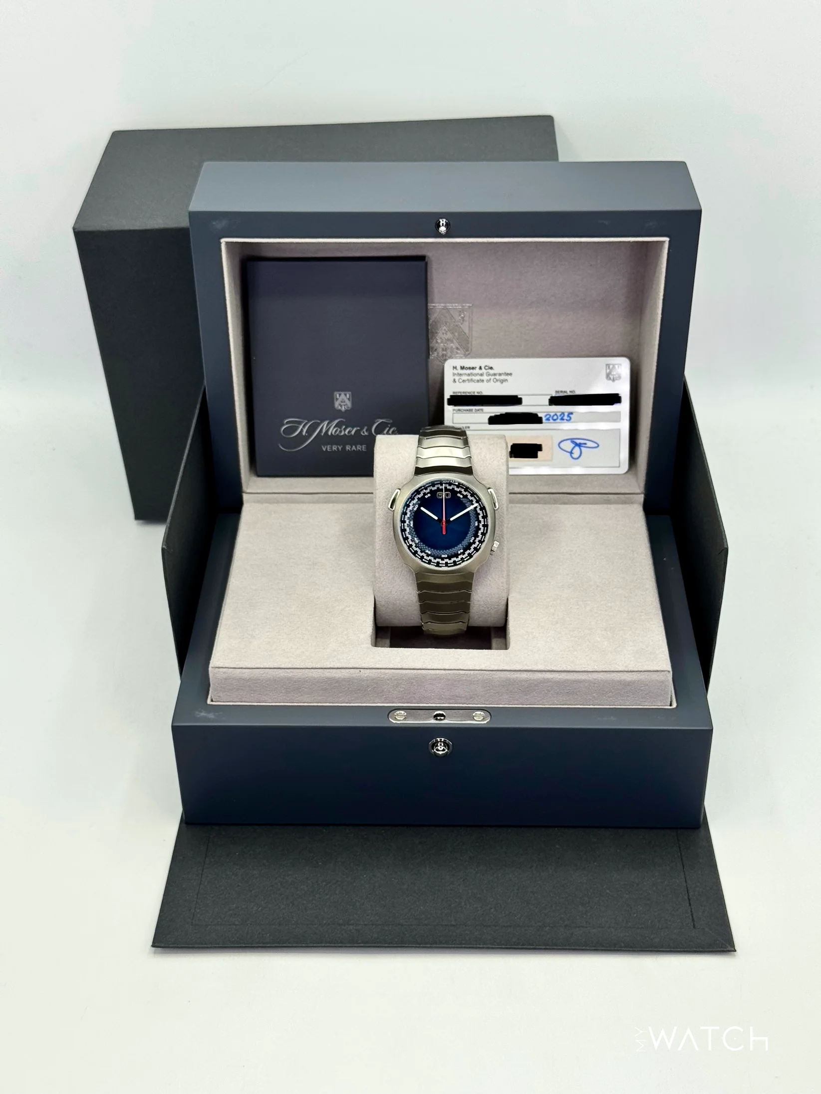 2025 H. Moser & Cie. Streamliner Flyback Chronograph 42.3mm 6907-1200 Blue Dial - Image 10