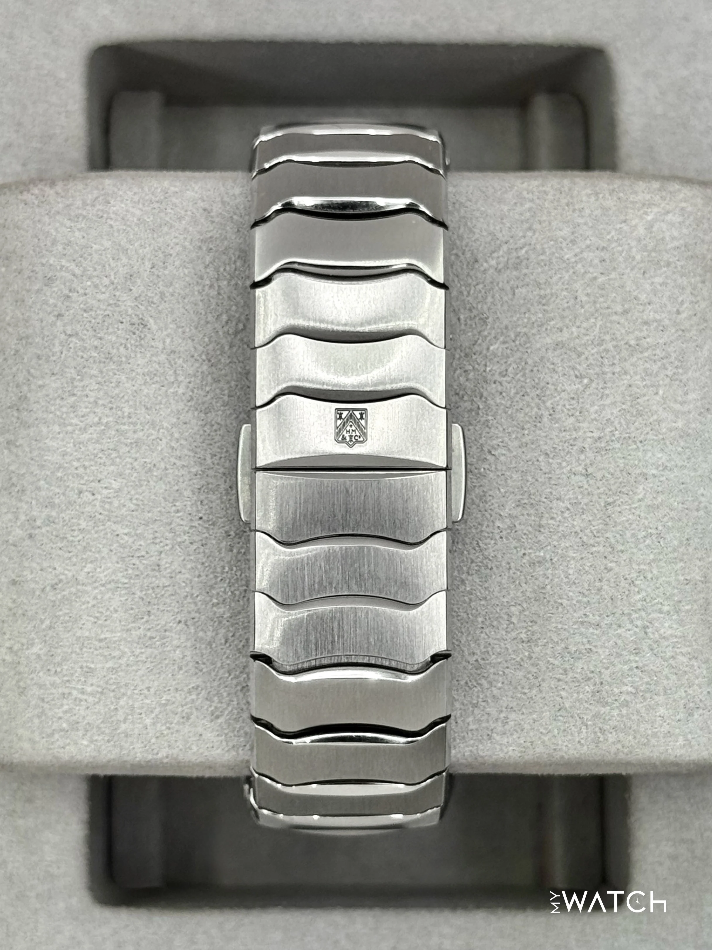 2025 H. Moser & Cie. Streamliner Flyback Chronograph 42.3mm 6907-1200 Blue Dial - Image 2