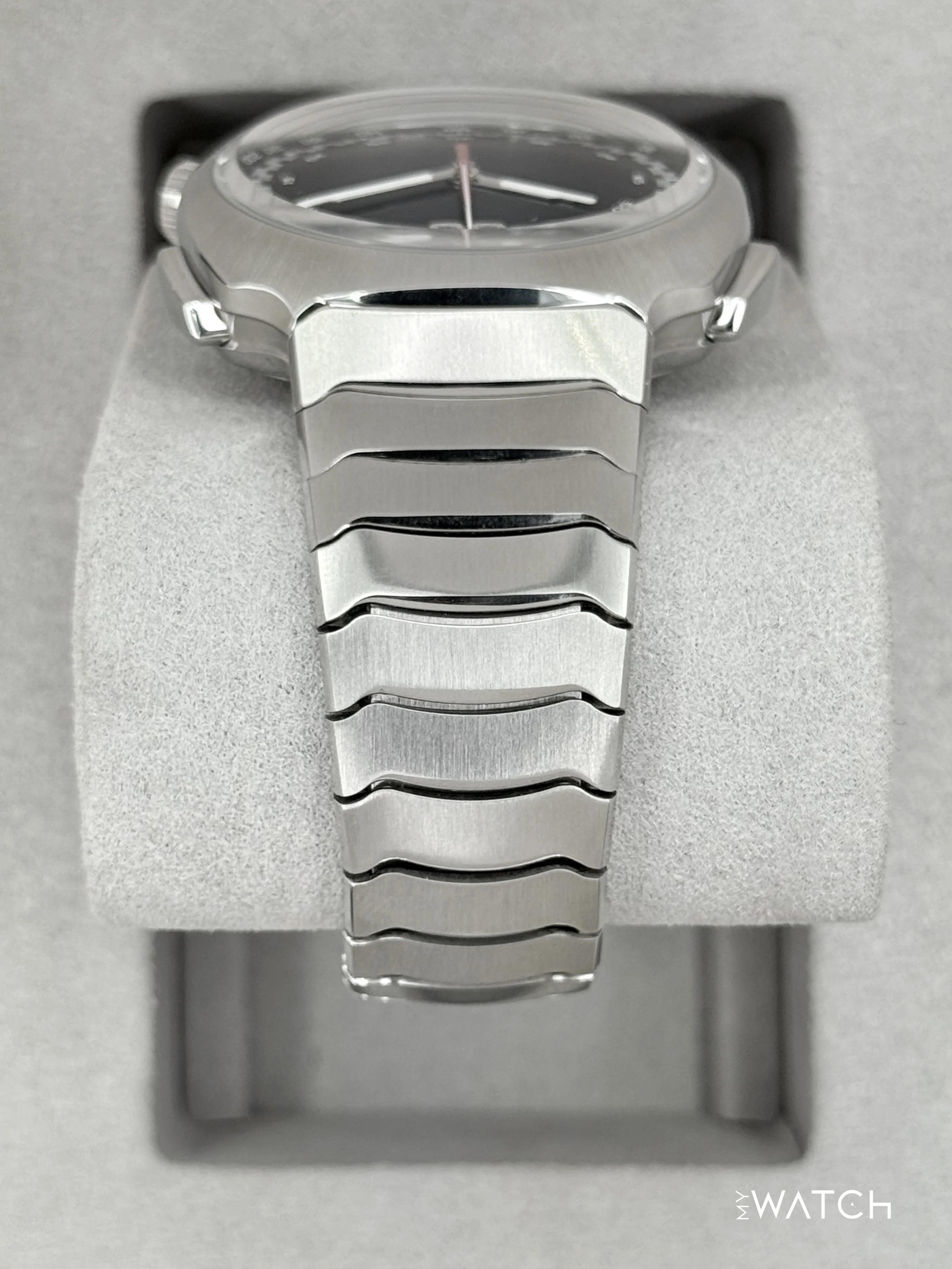 2025 H. Moser & Cie. Streamliner Flyback Chronograph 42.3mm 6907-1200 Blue Dial - Image 4