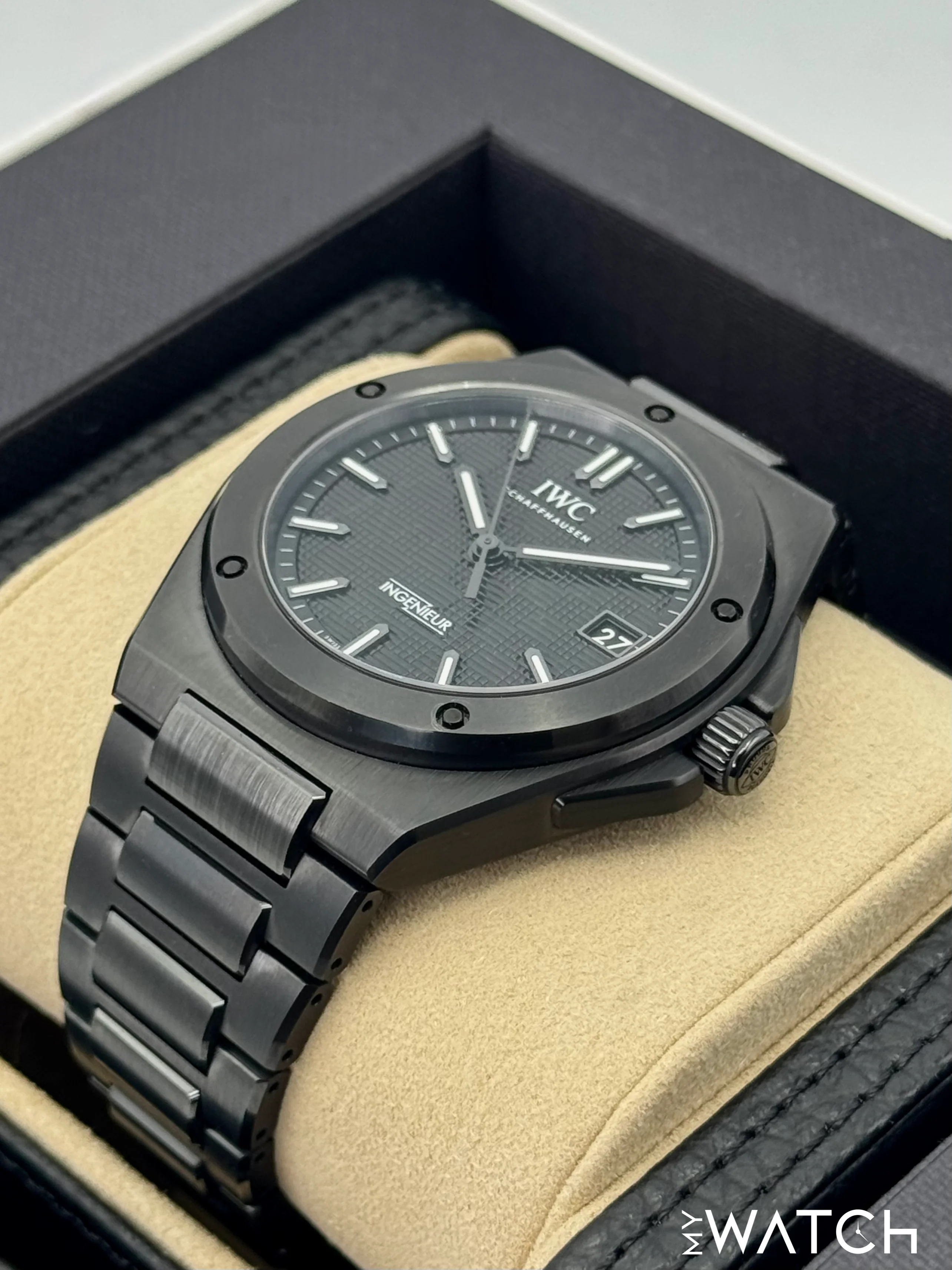 2025 IWC Ingenieur Automatic 42mm IW338903 Ceramic Black Dial - Image 5
