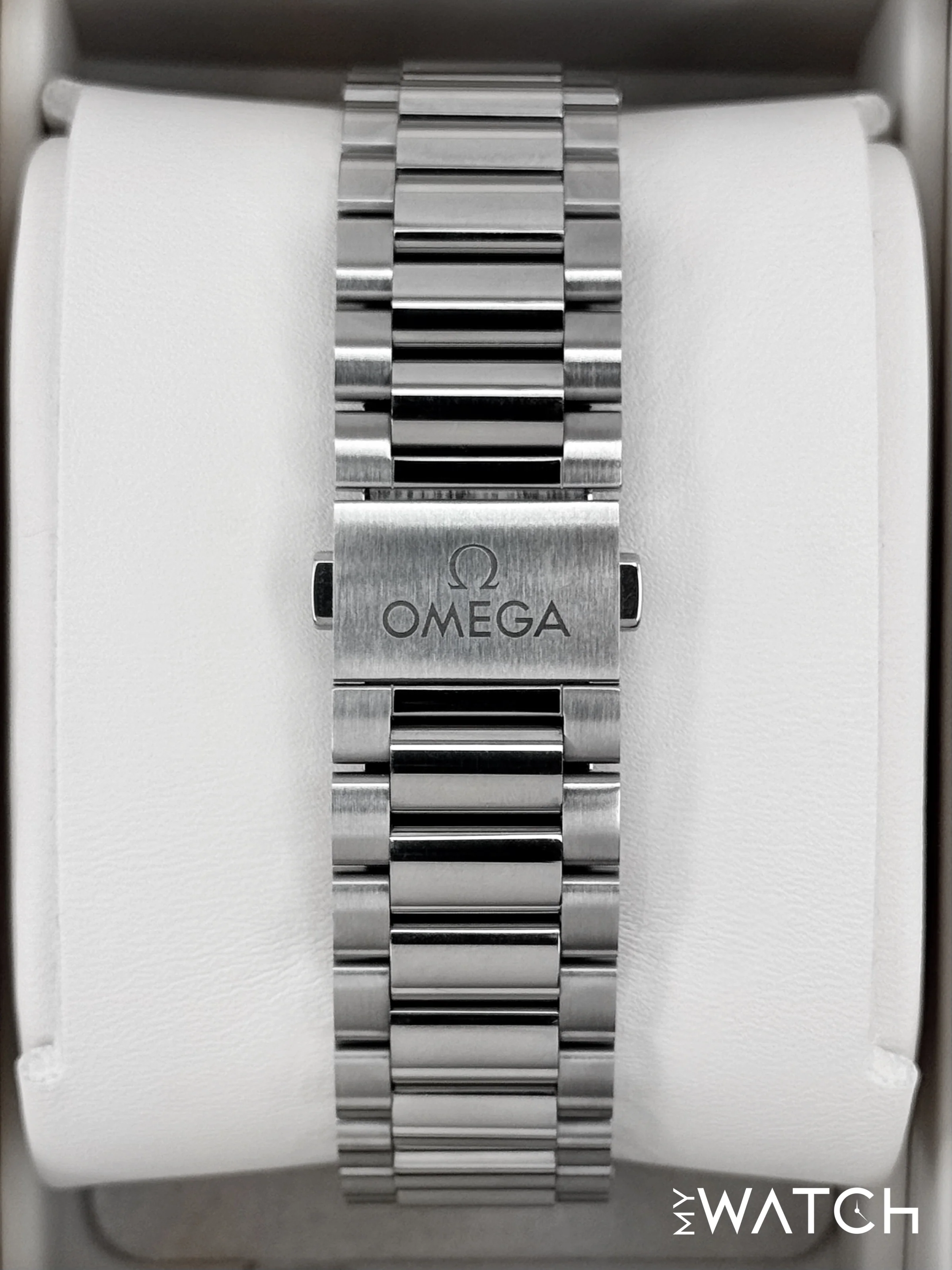 2025 Omega Seamaster Aqua Terra 38mm 220.10.38.20.13.003 Red Dial - Image 2