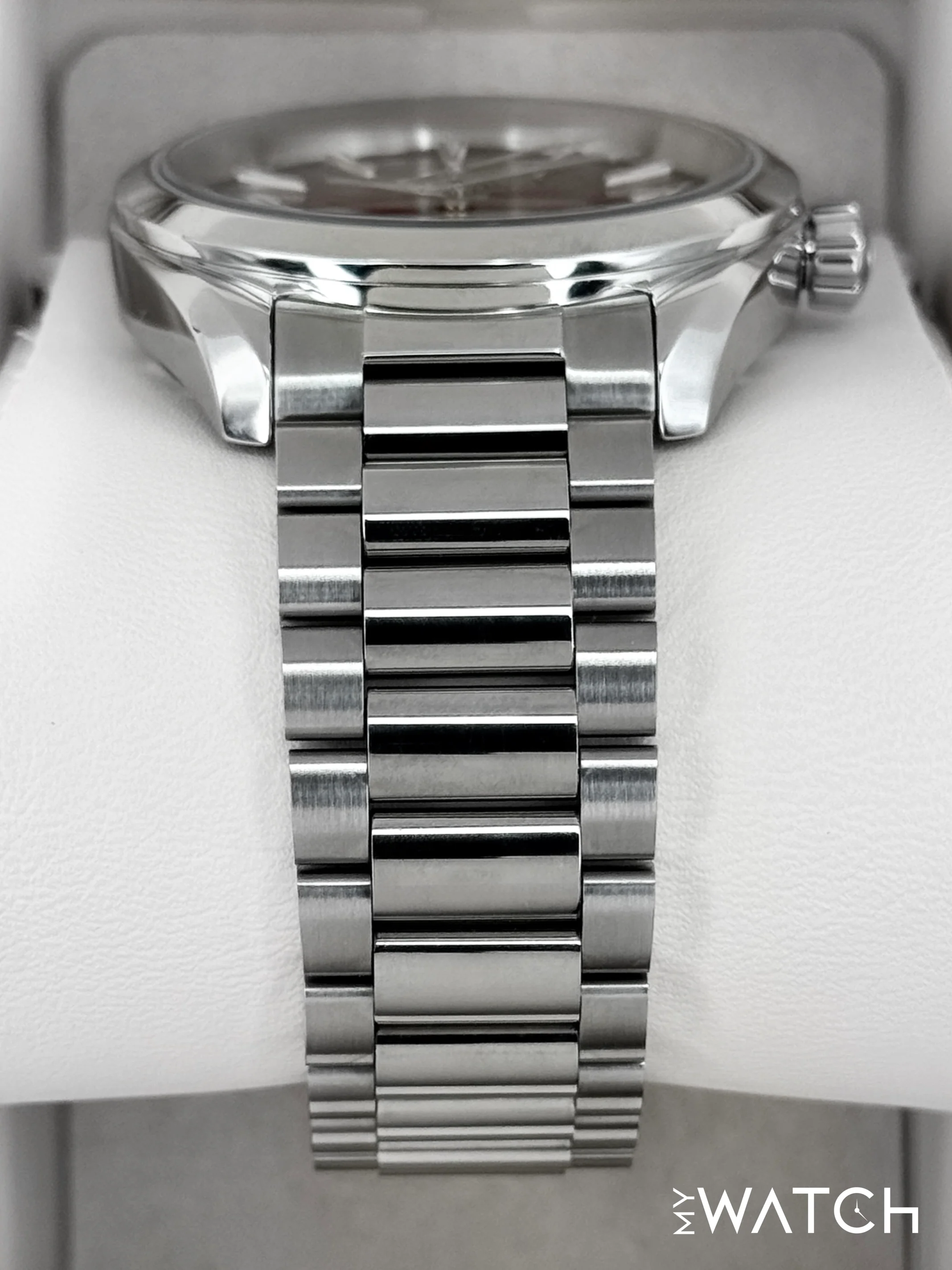 2025 Omega Seamaster Aqua Terra 38mm 220.10.38.20.13.003 Red Dial - Image 3