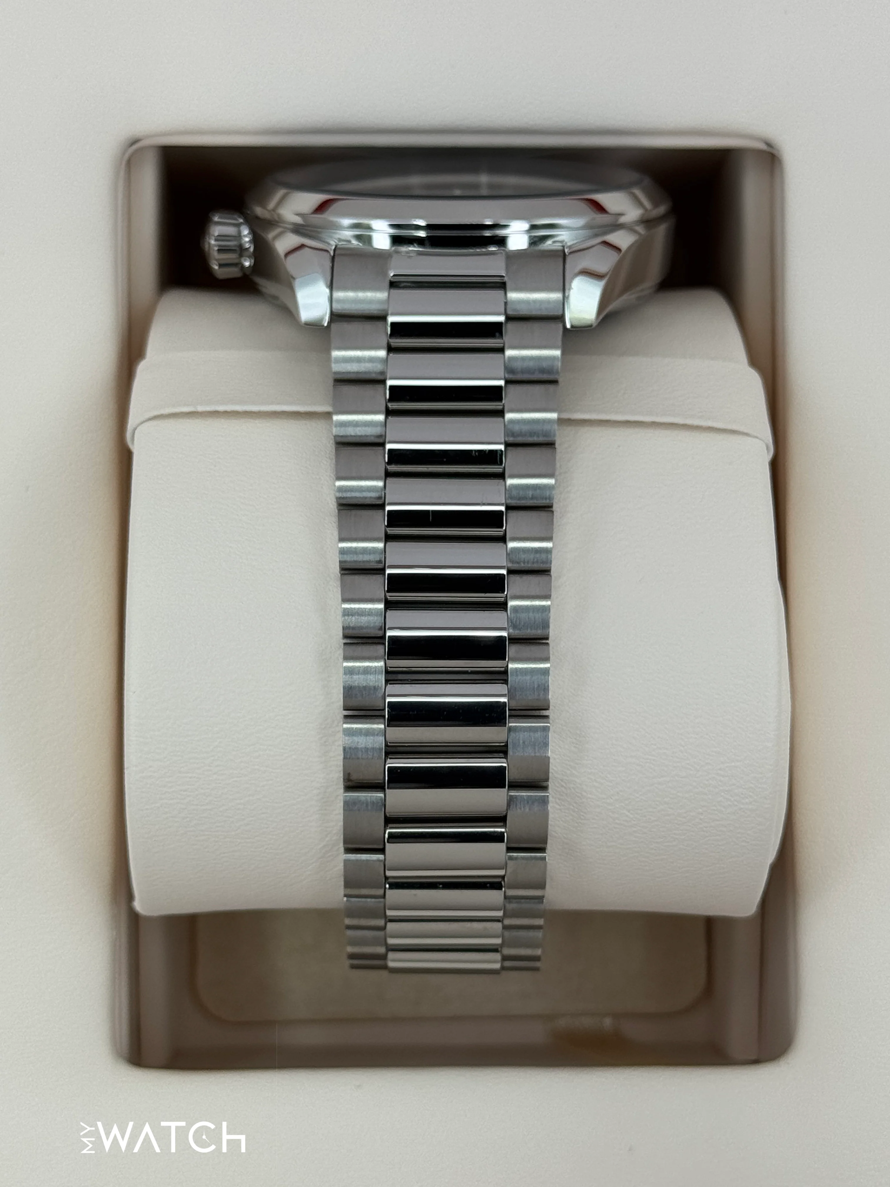 2025 Omega Seamaster Aqua Terra 41mm 220.10.41.21.01.002 Black Dial - Image 4