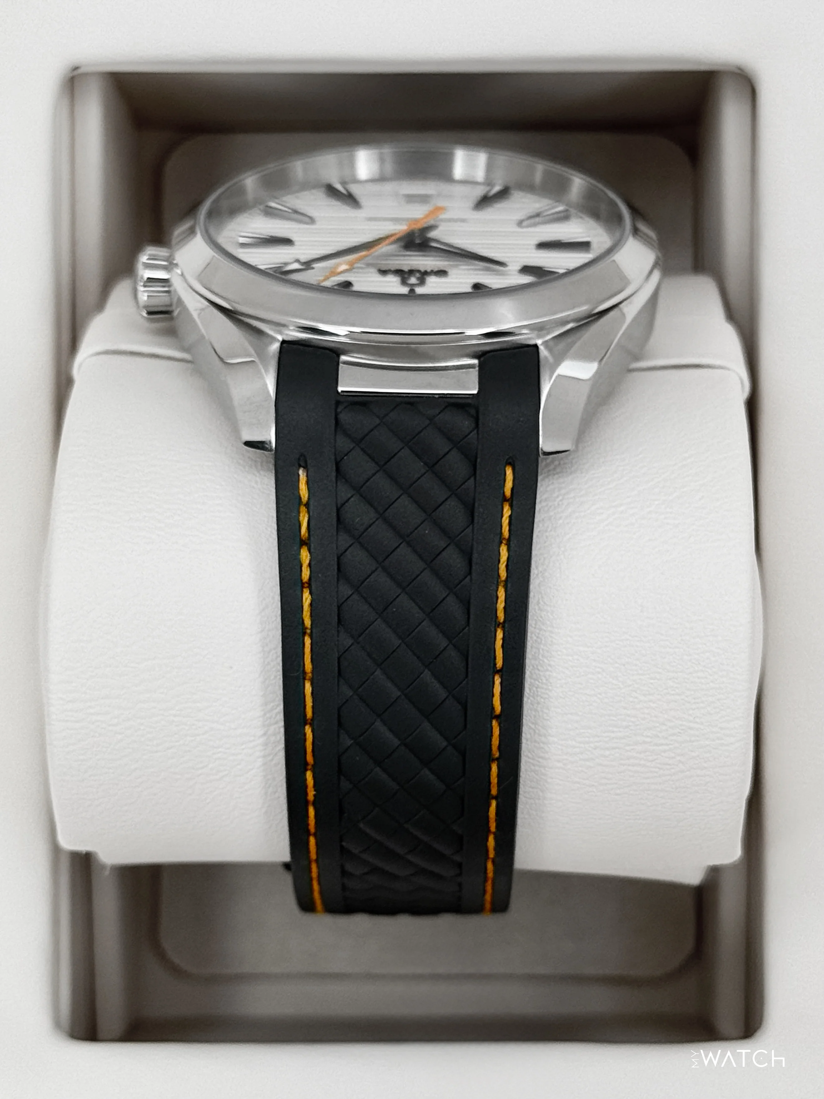 2025 Omega Seamaster Aqua Terra 41mm 220.12.41.21.02.002 Silver Dial - Image 4