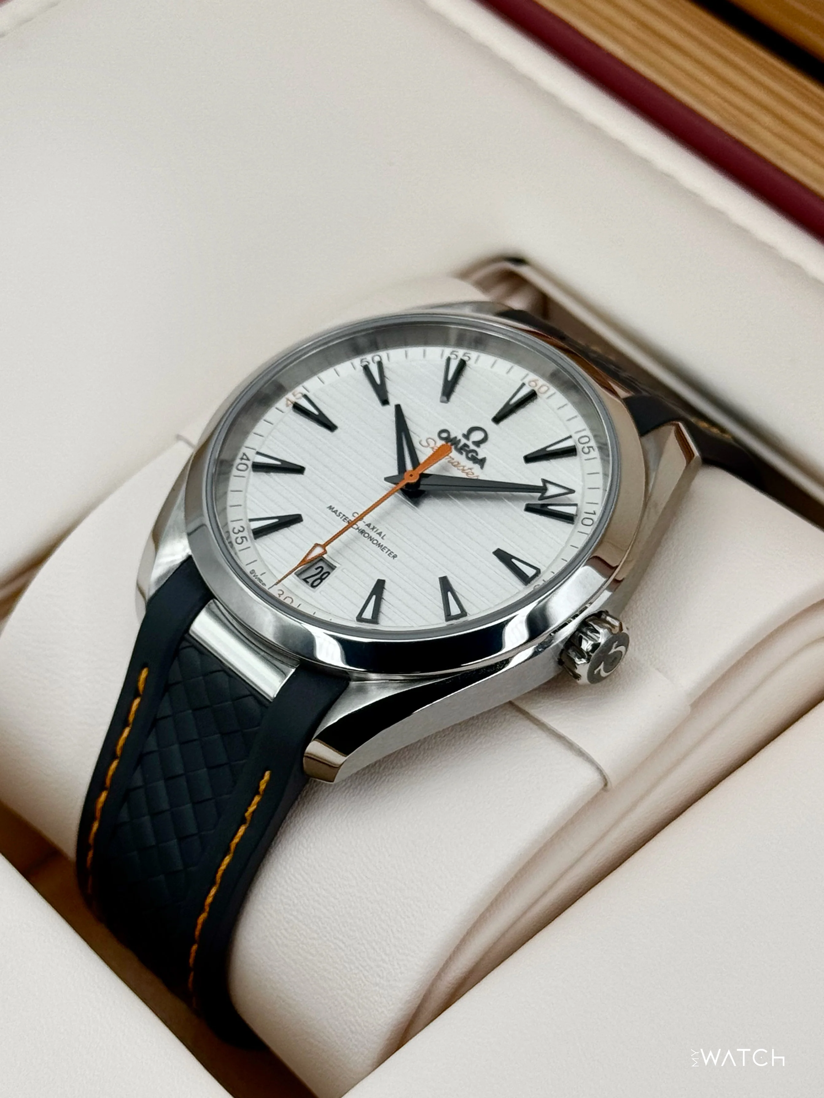 2025 Omega Seamaster Aqua Terra 41mm 220.12.41.21.02.002 Silver Dial - Image 5