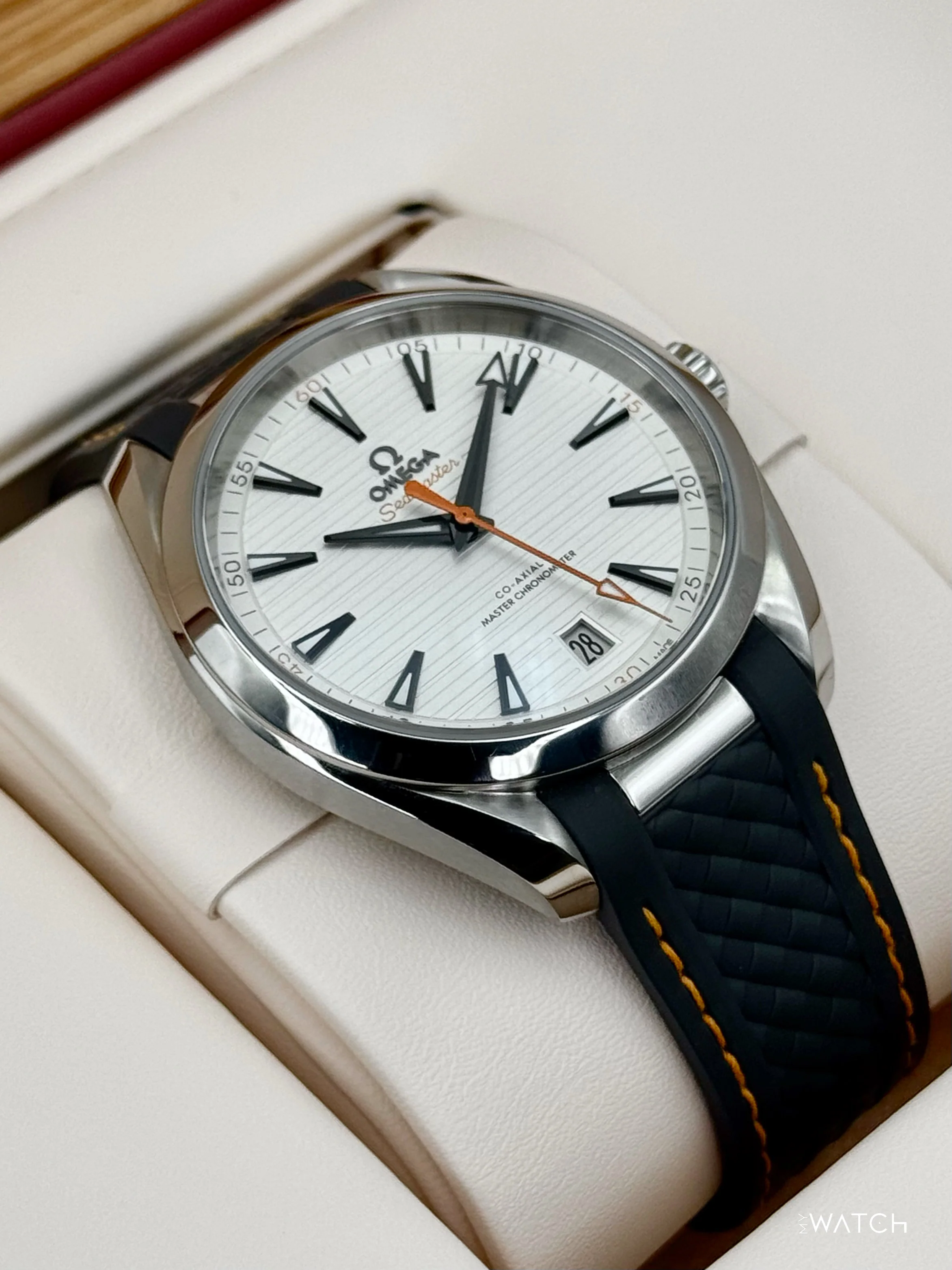 2025 Omega Seamaster Aqua Terra 41mm 220.12.41.21.02.002 Silver Dial - Image 6
