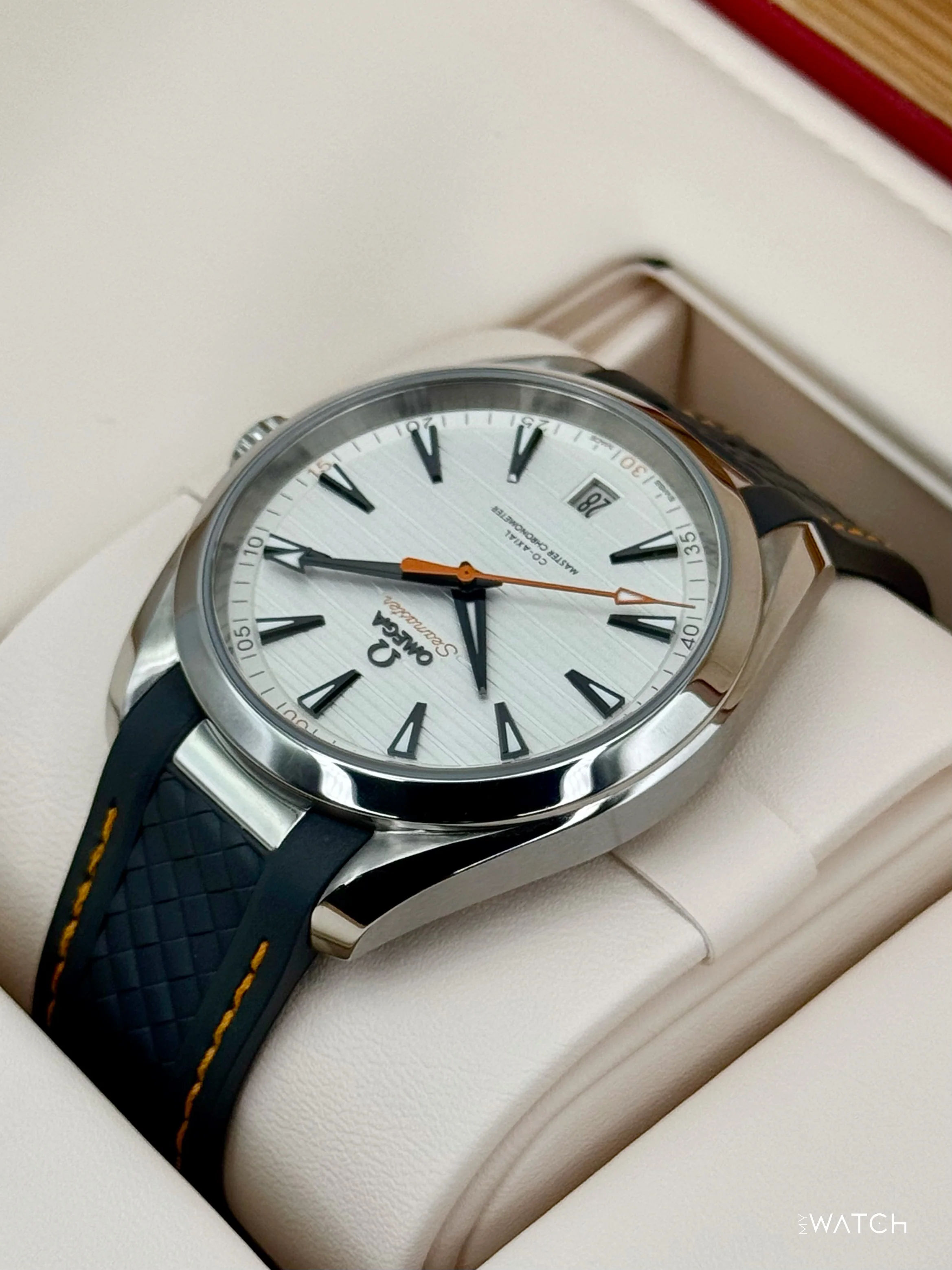 2025 Omega Seamaster Aqua Terra 41mm 220.12.41.21.02.002 Silver Dial - Image 7