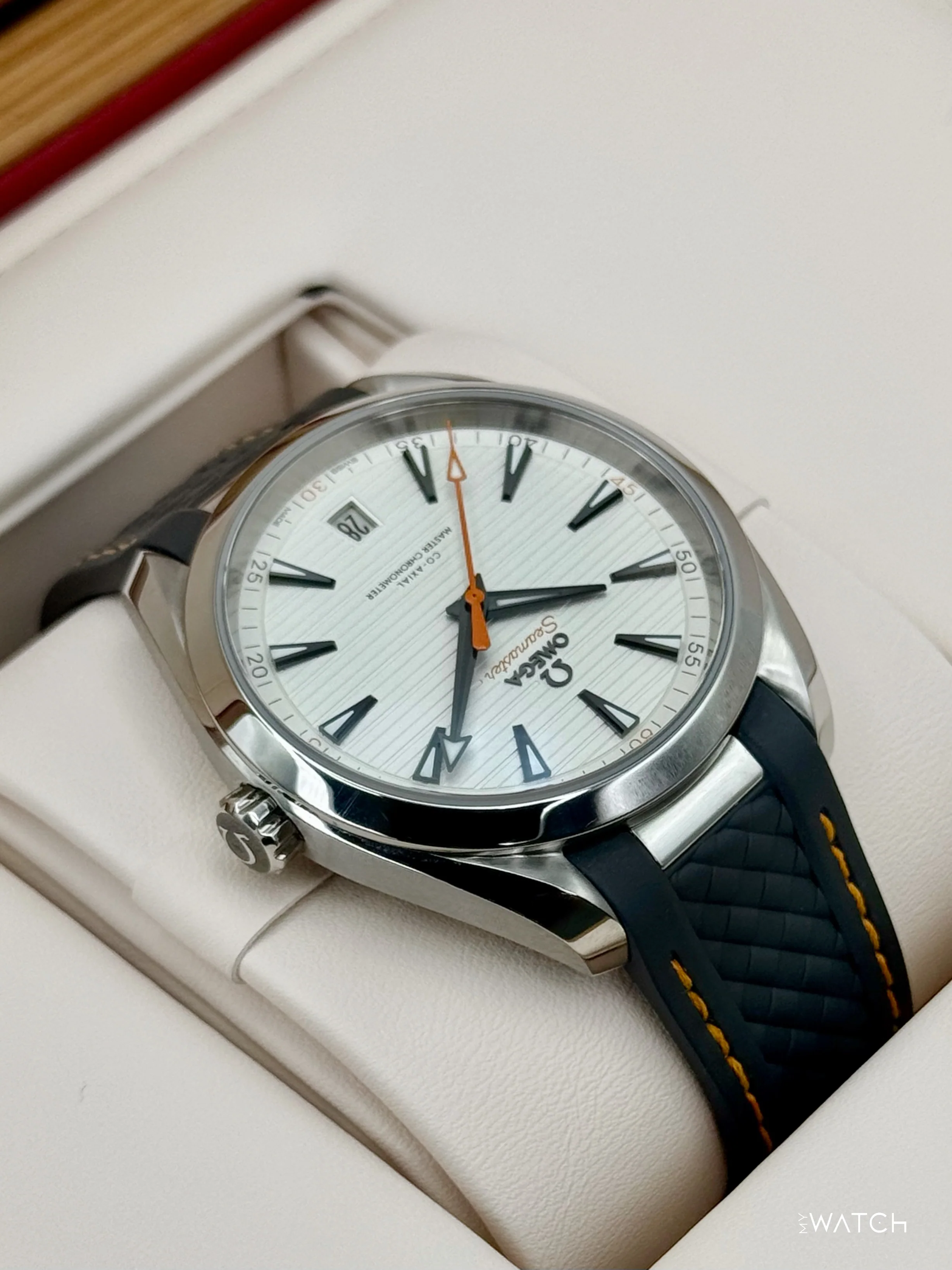 2025 Omega Seamaster Aqua Terra 41mm 220.12.41.21.02.002 Silver Dial - Image 8