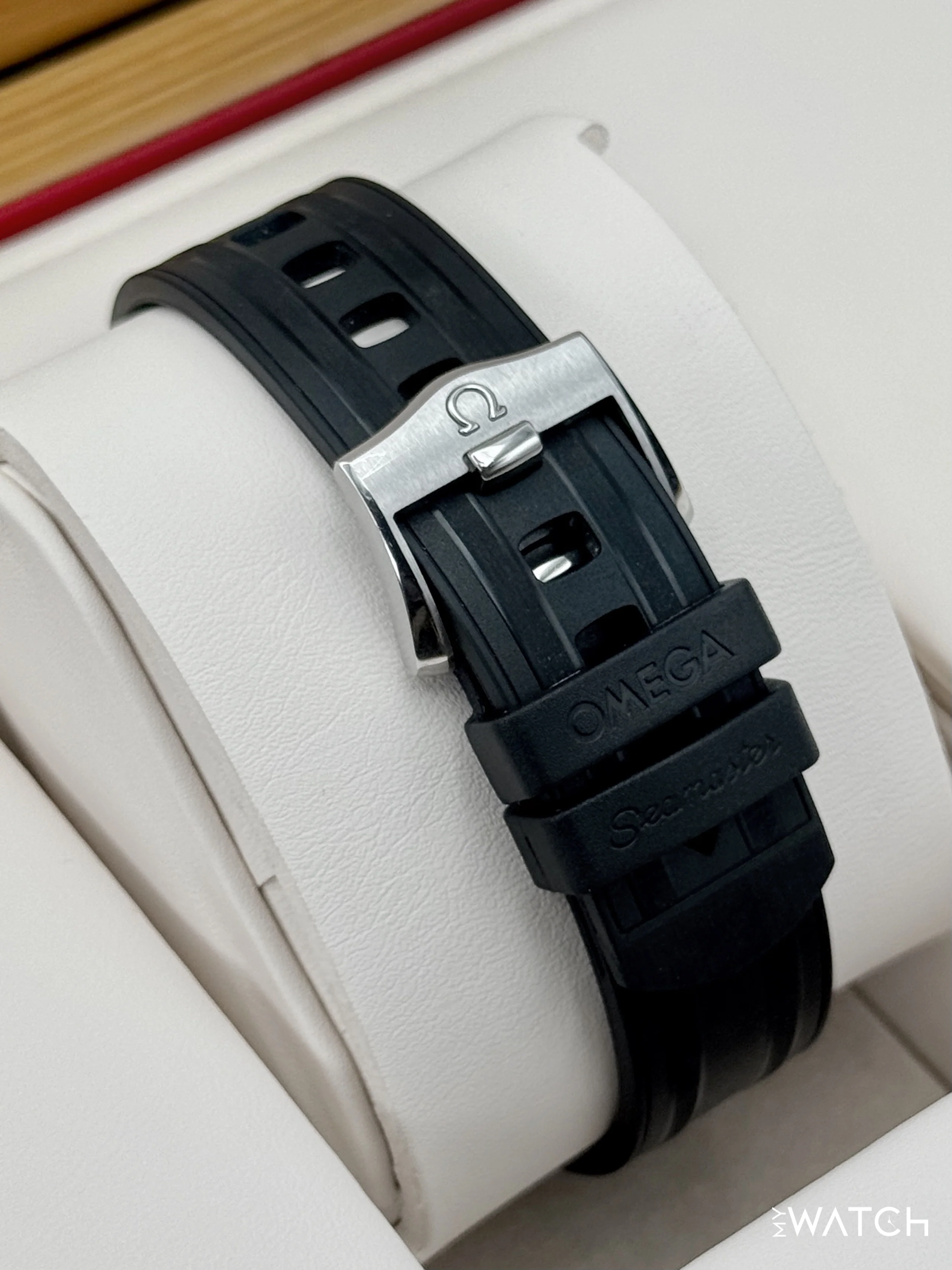 2025 Omega Seamaster Master Chronometer 42mm 210.32.42.20.01.002 Black Dial - Image 2