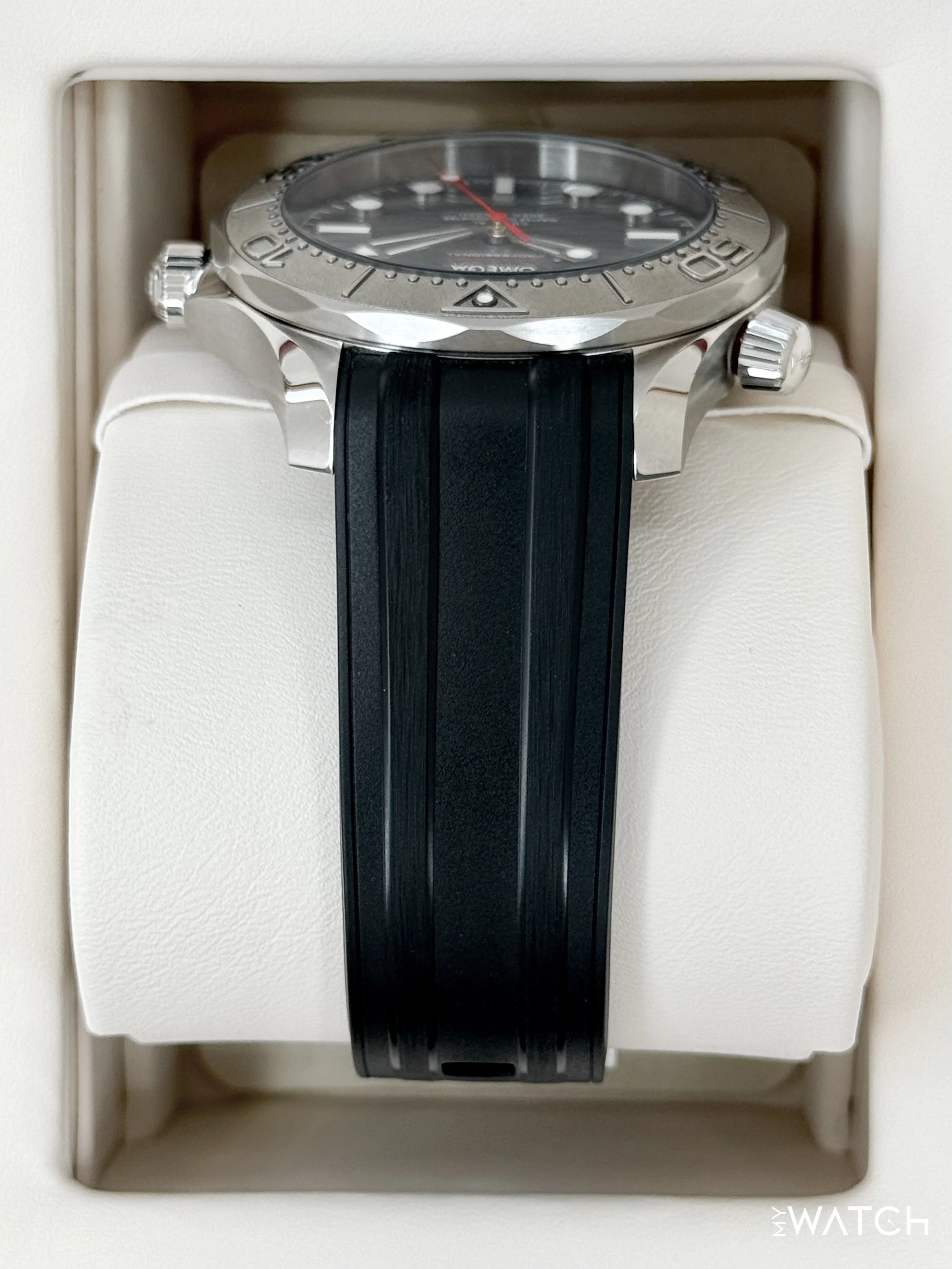 2025 Omega Seamaster Master Chronometer 42mm 210.32.42.20.01.002 Black Dial - Image 4
