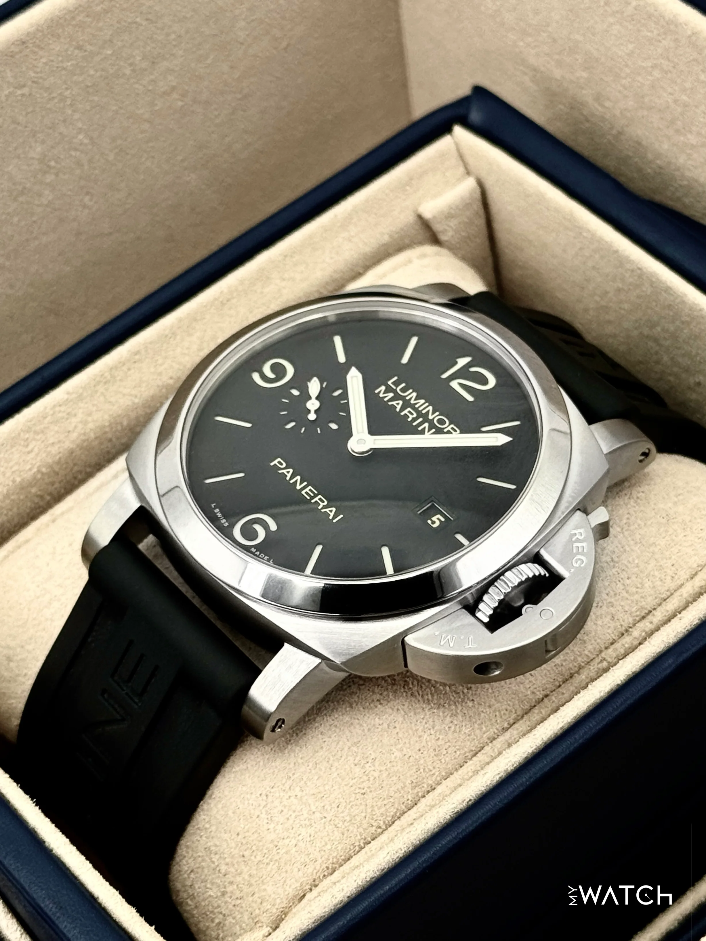 2025 Panerai Luminor Marina 44mm PAM03312 Stainless Steel Black Dial - Image 5