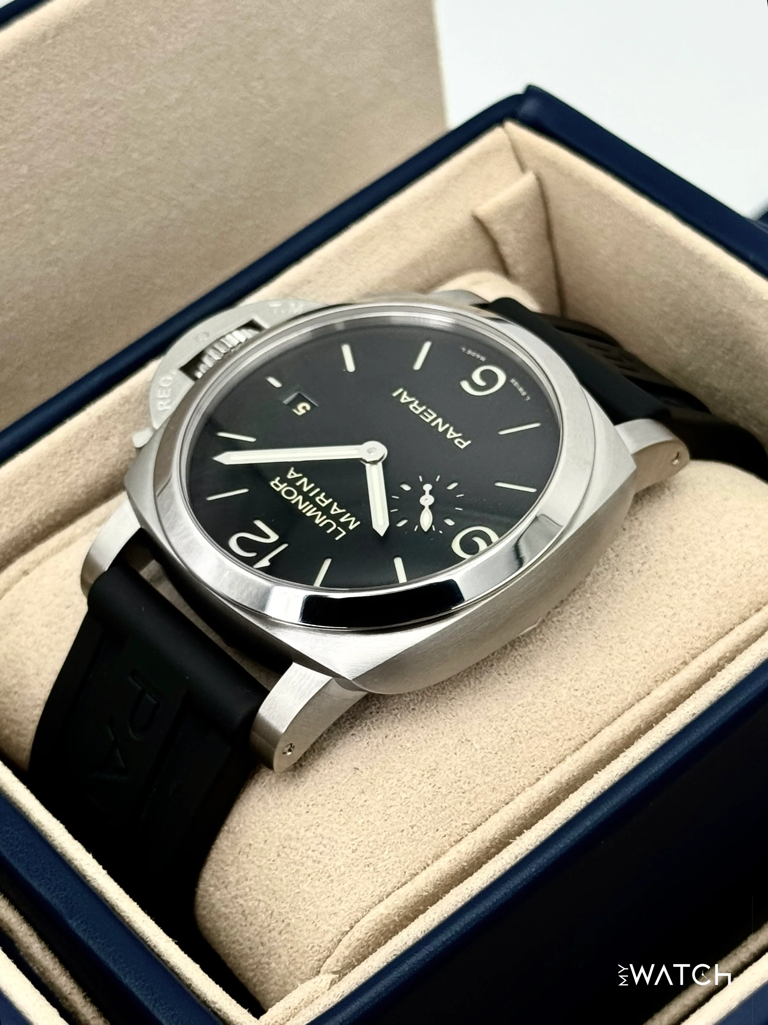 2025 Panerai Luminor Marina 44mm PAM03312 Stainless Steel Black Dial - Image 7