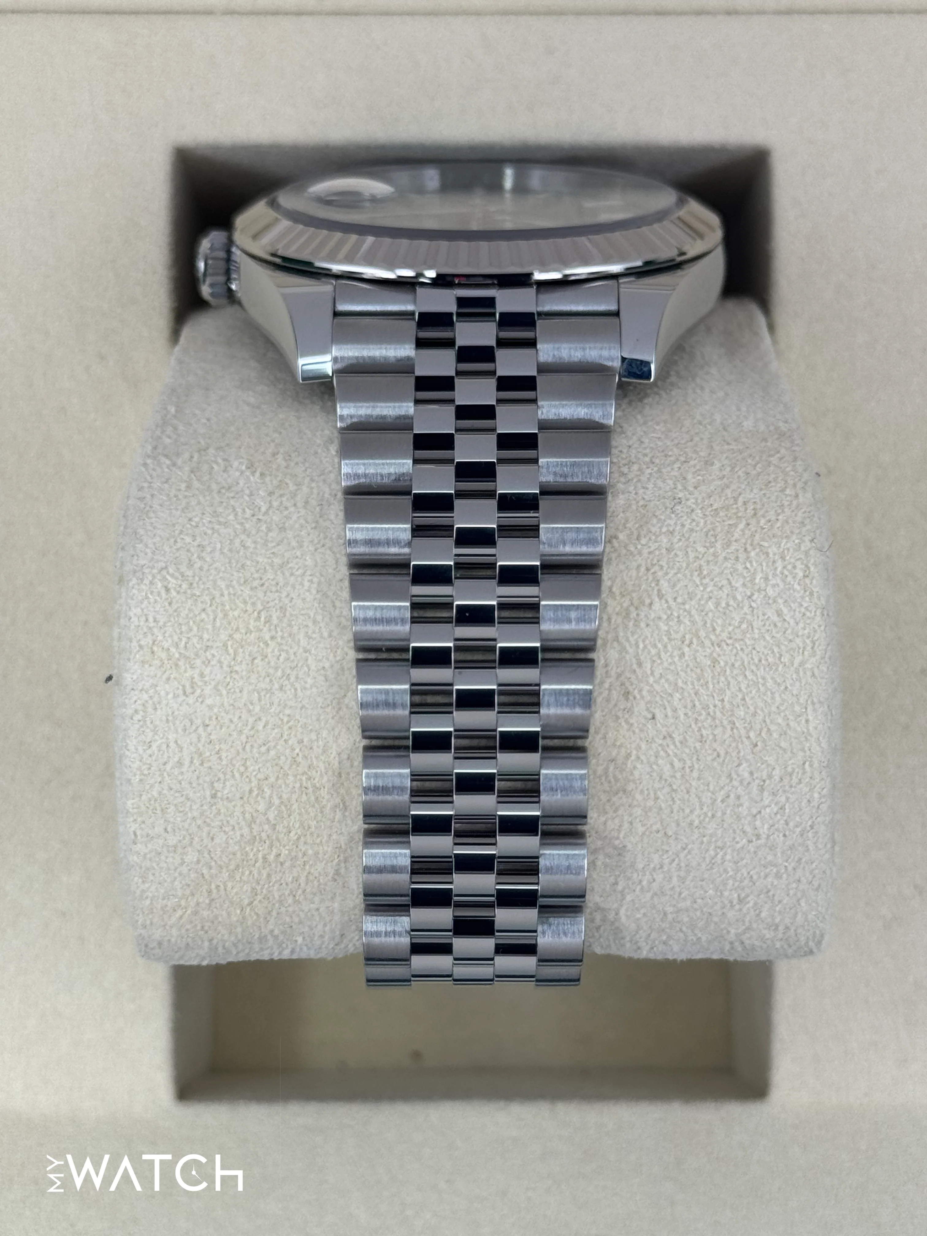 2025 Rolex Datejust 41mm 126334 Jubilee Green Dial - Image 4