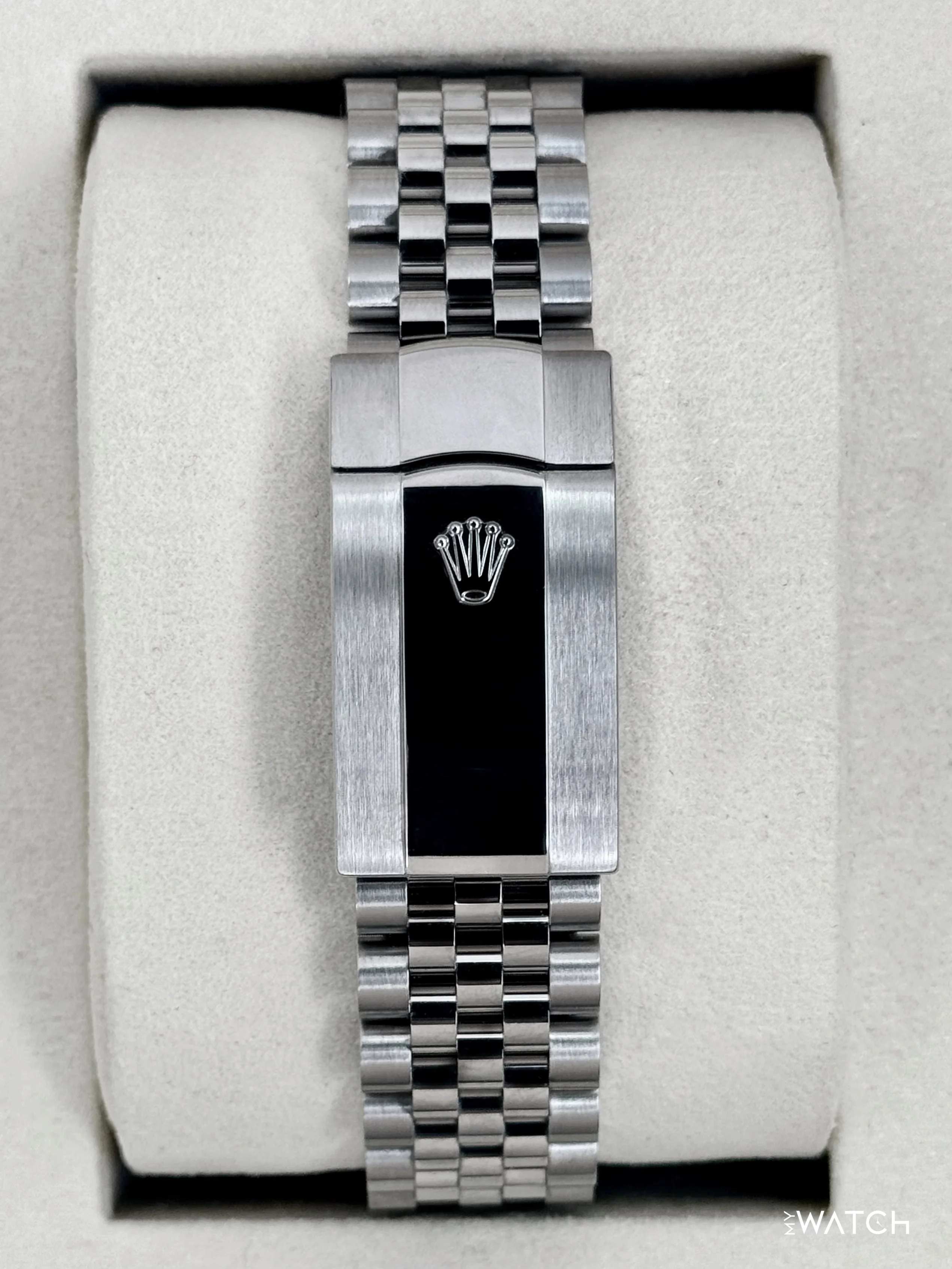 2025 Rolex Datejust 41mm 126334 Stainless Steel Jubilee Green Dial - Image 2