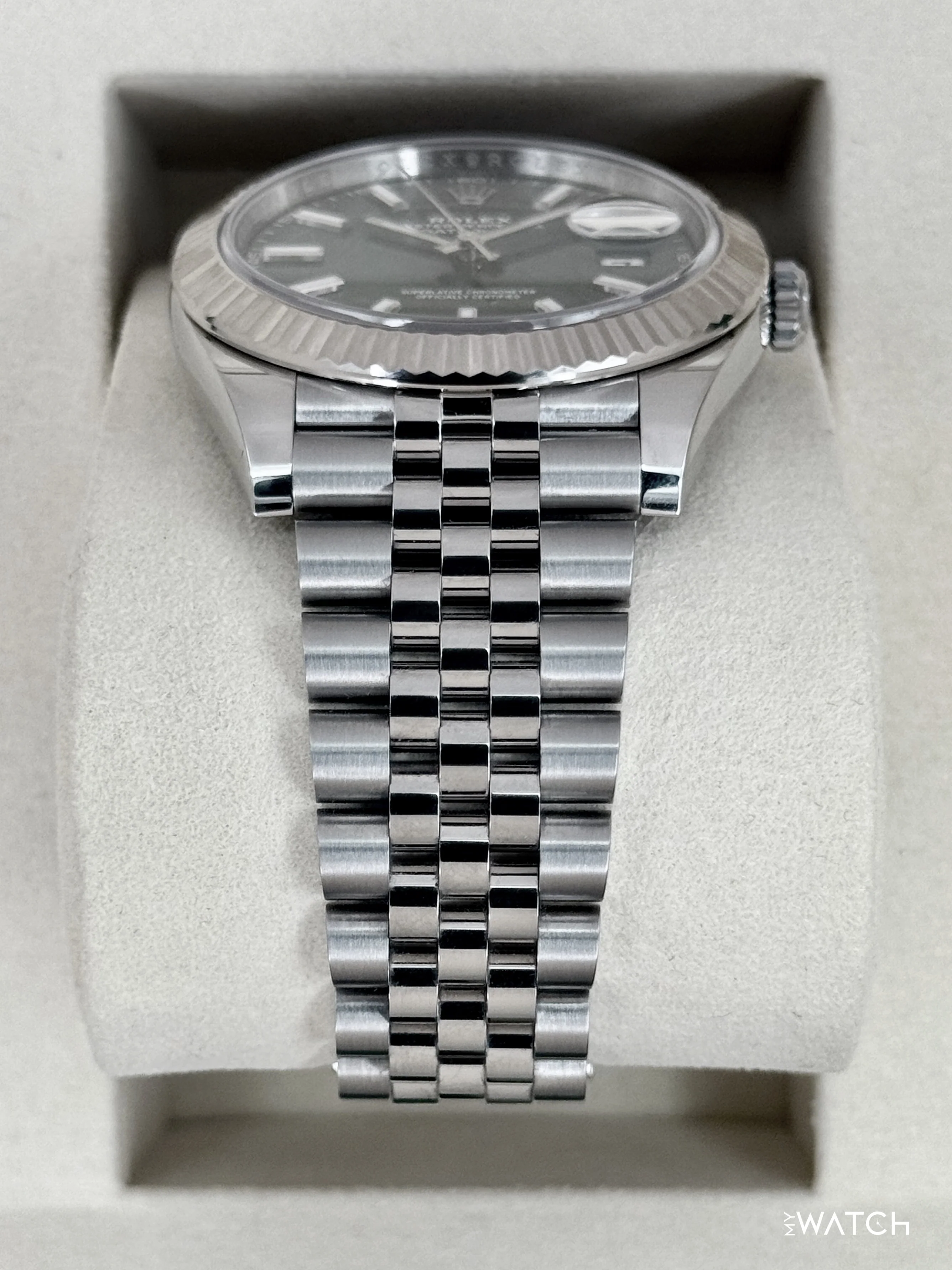 2025 Rolex Datejust 41mm 126334 Stainless Steel Jubilee Green Dial - Image 3