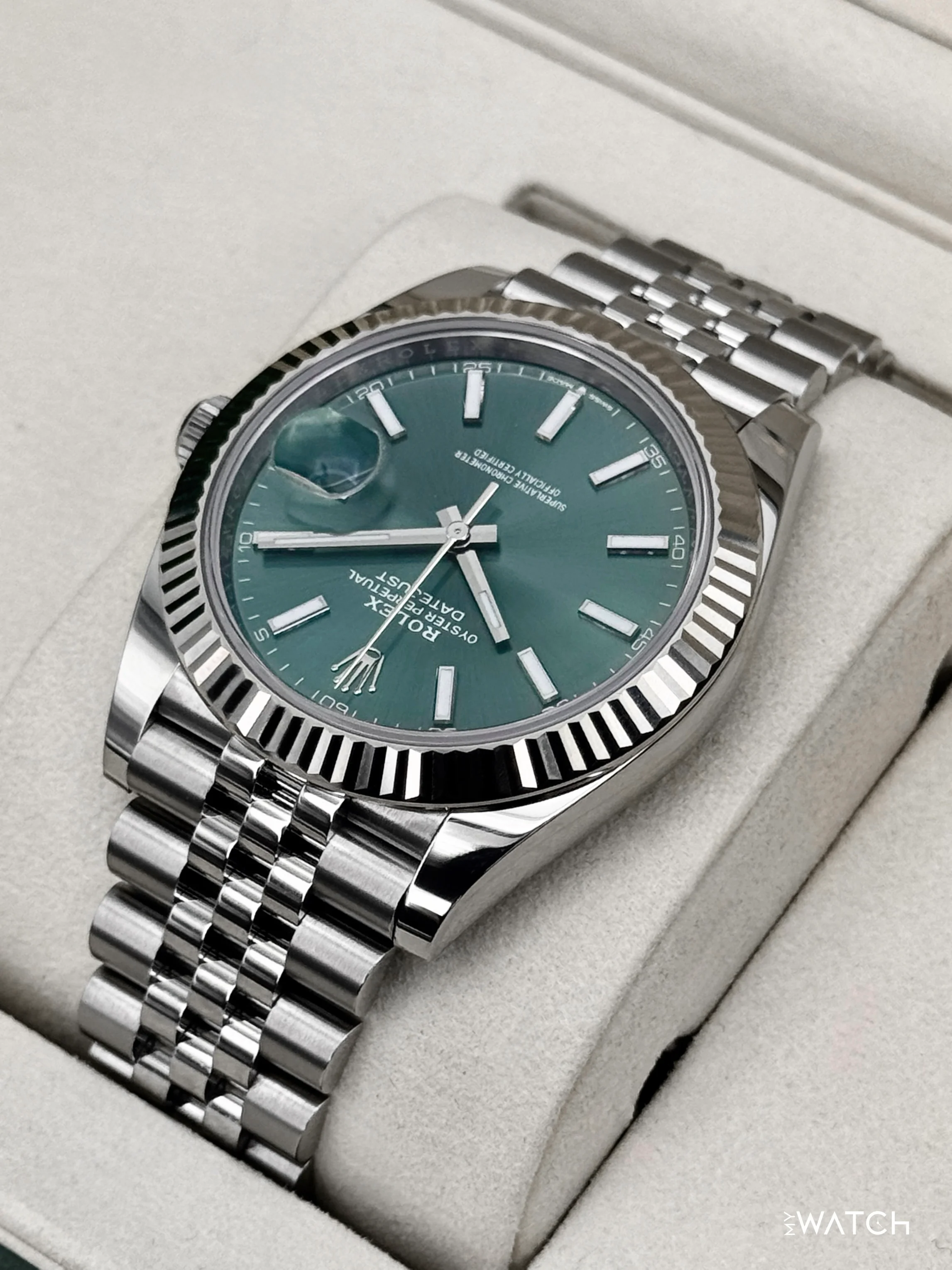 2025 Rolex Datejust 41mm 126334 Stainless Steel Jubilee Green Dial - Image 7