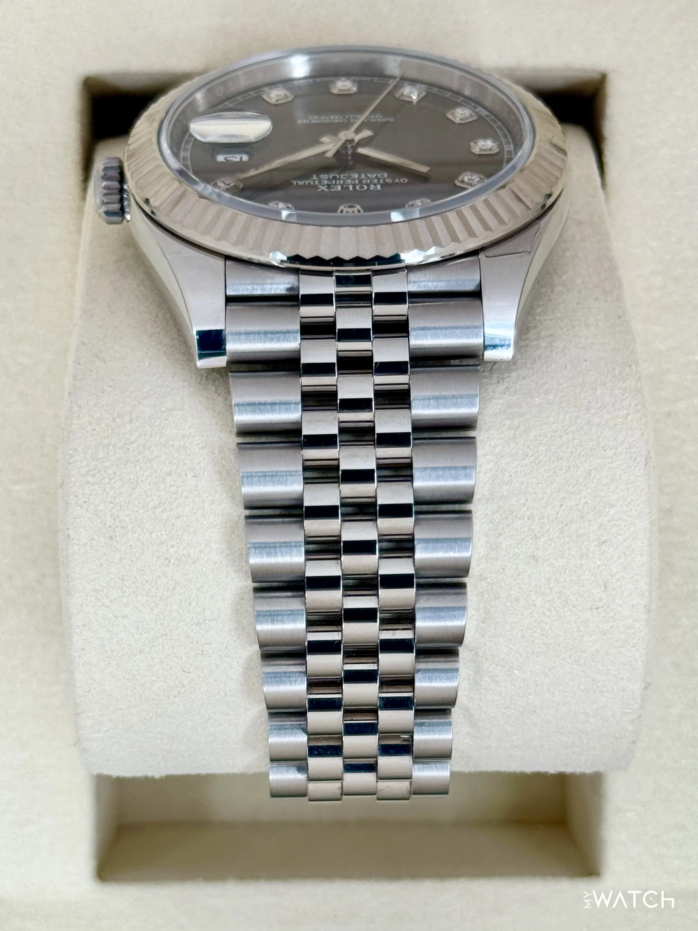 2025 Rolex Datejust 41mm 126334 Stainless Steel Jubilee Rhodium Diamond Dial - Image 4