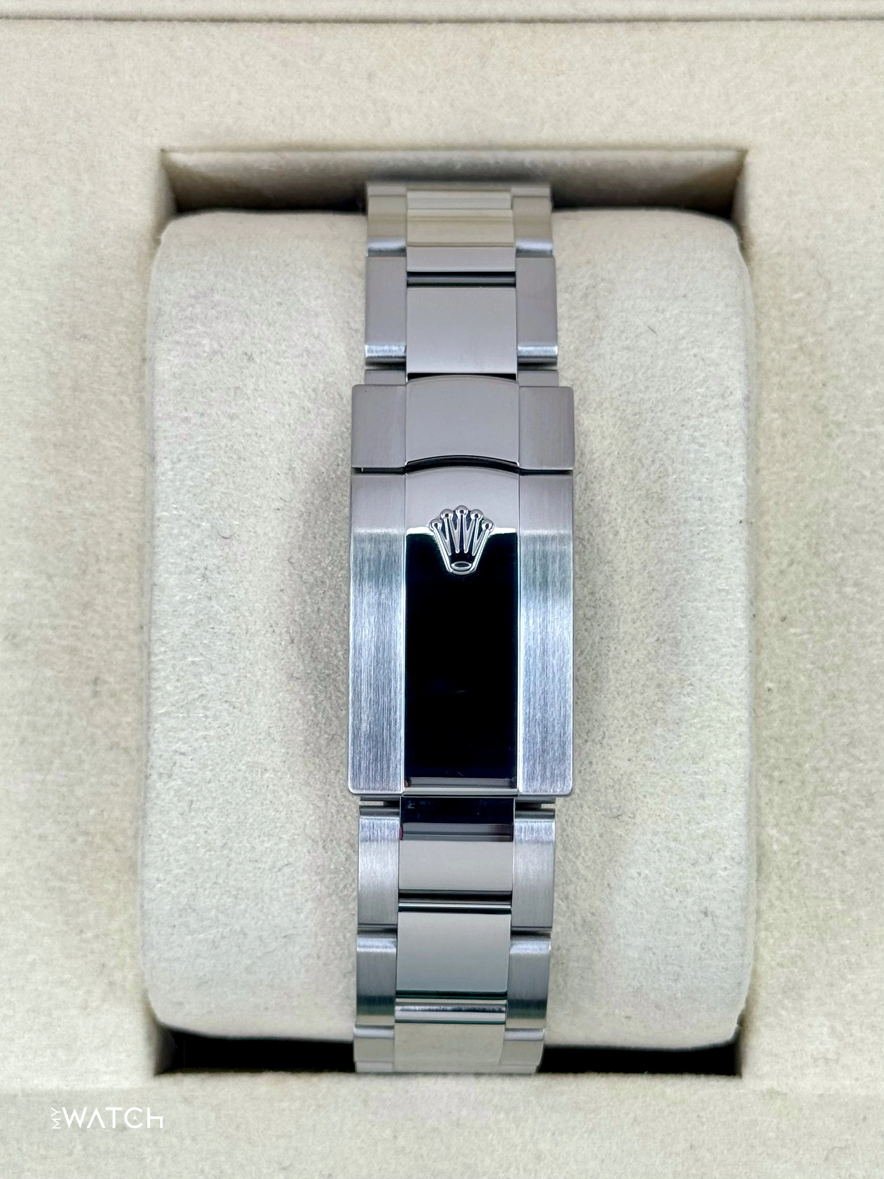 2025 Rolex Datejust 41mm 126334 Stainless Steel Oyster Silver Dial - Image 2