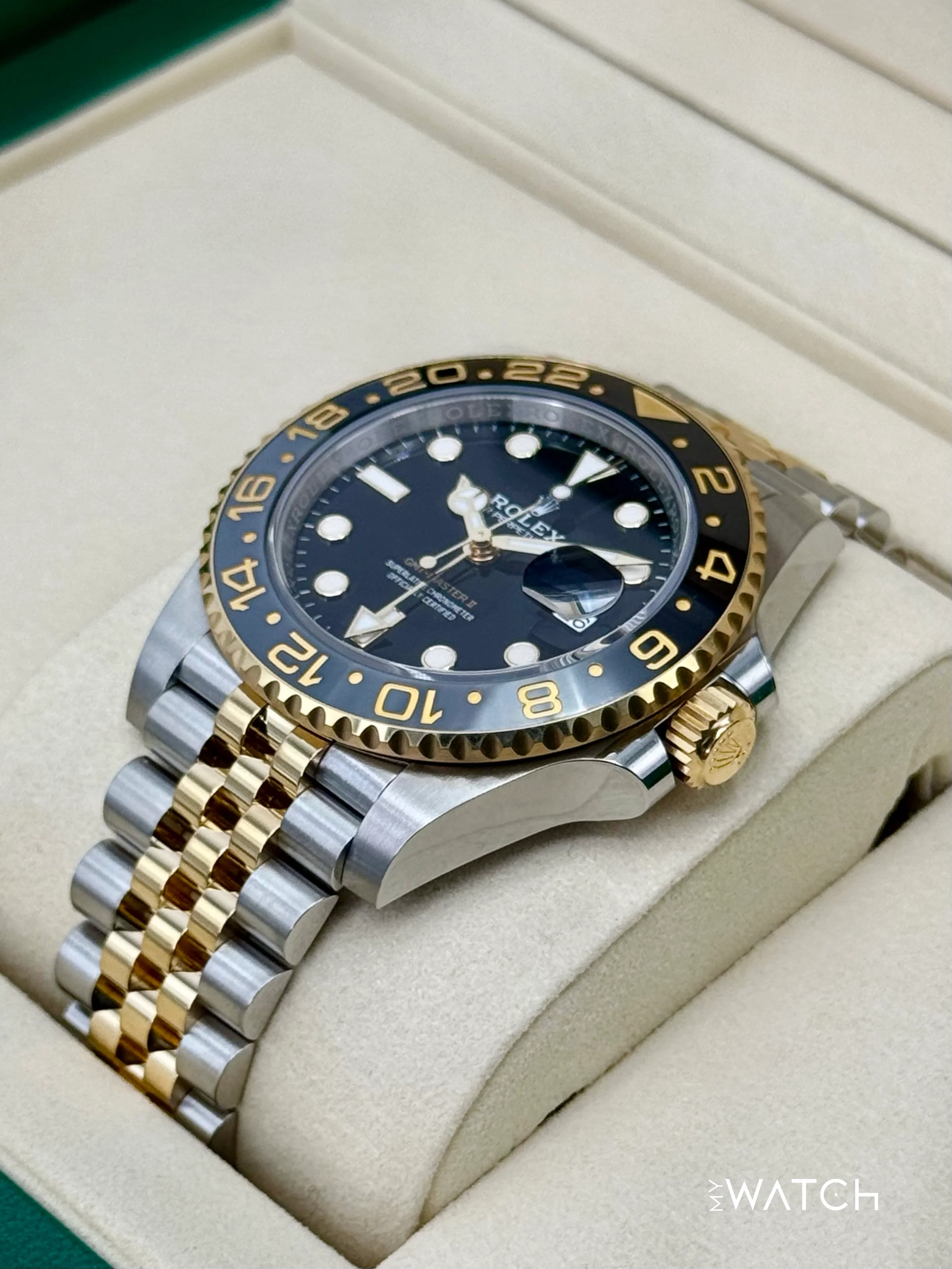 NEW 2025 Rolex GMT-Master II 40mm 126713GRNR Two-Tone Jubilee - Image 6