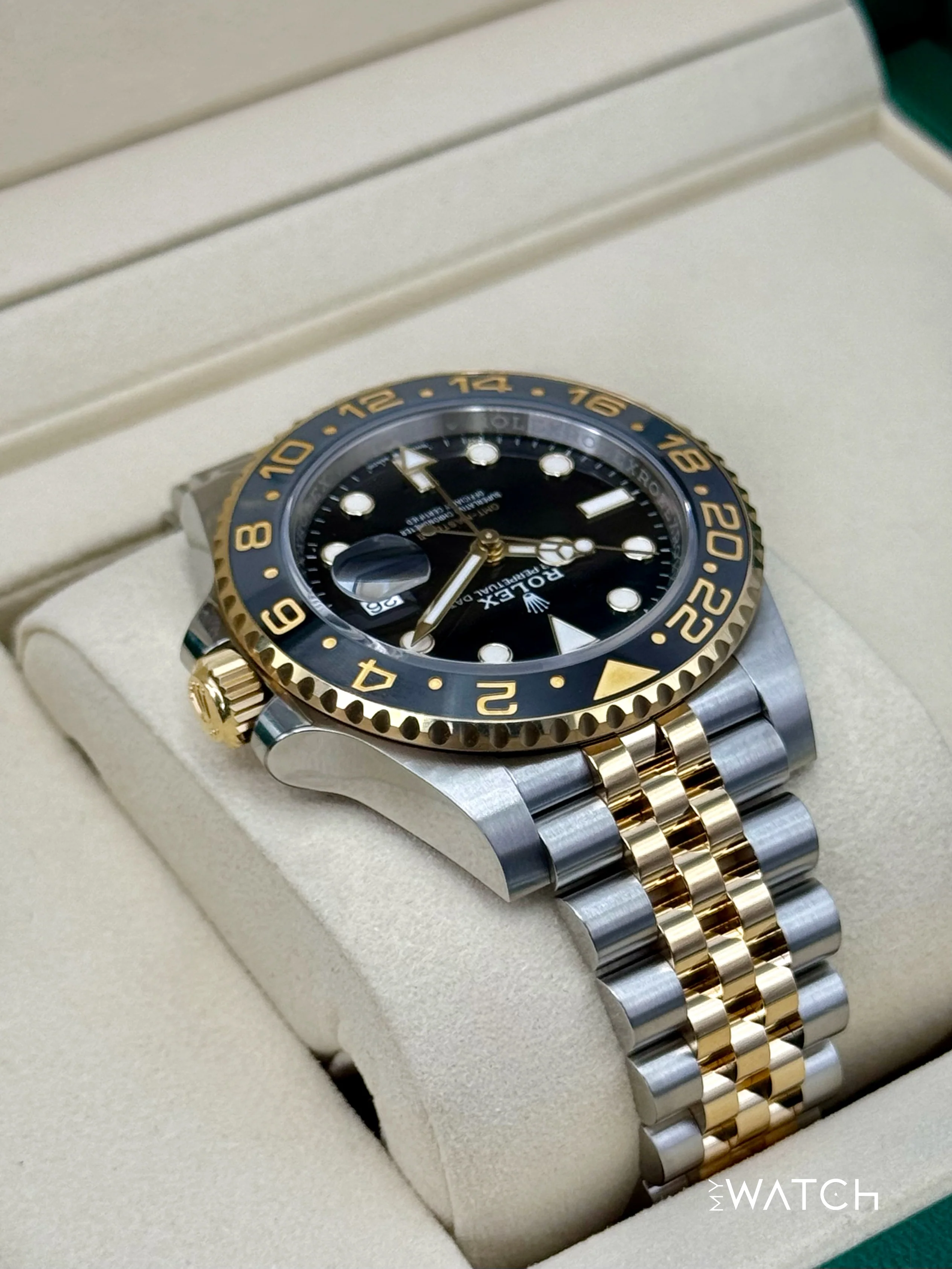 NEW 2025 Rolex GMT-Master II 40mm 126713GRNR Two-Tone Jubilee - Image 7