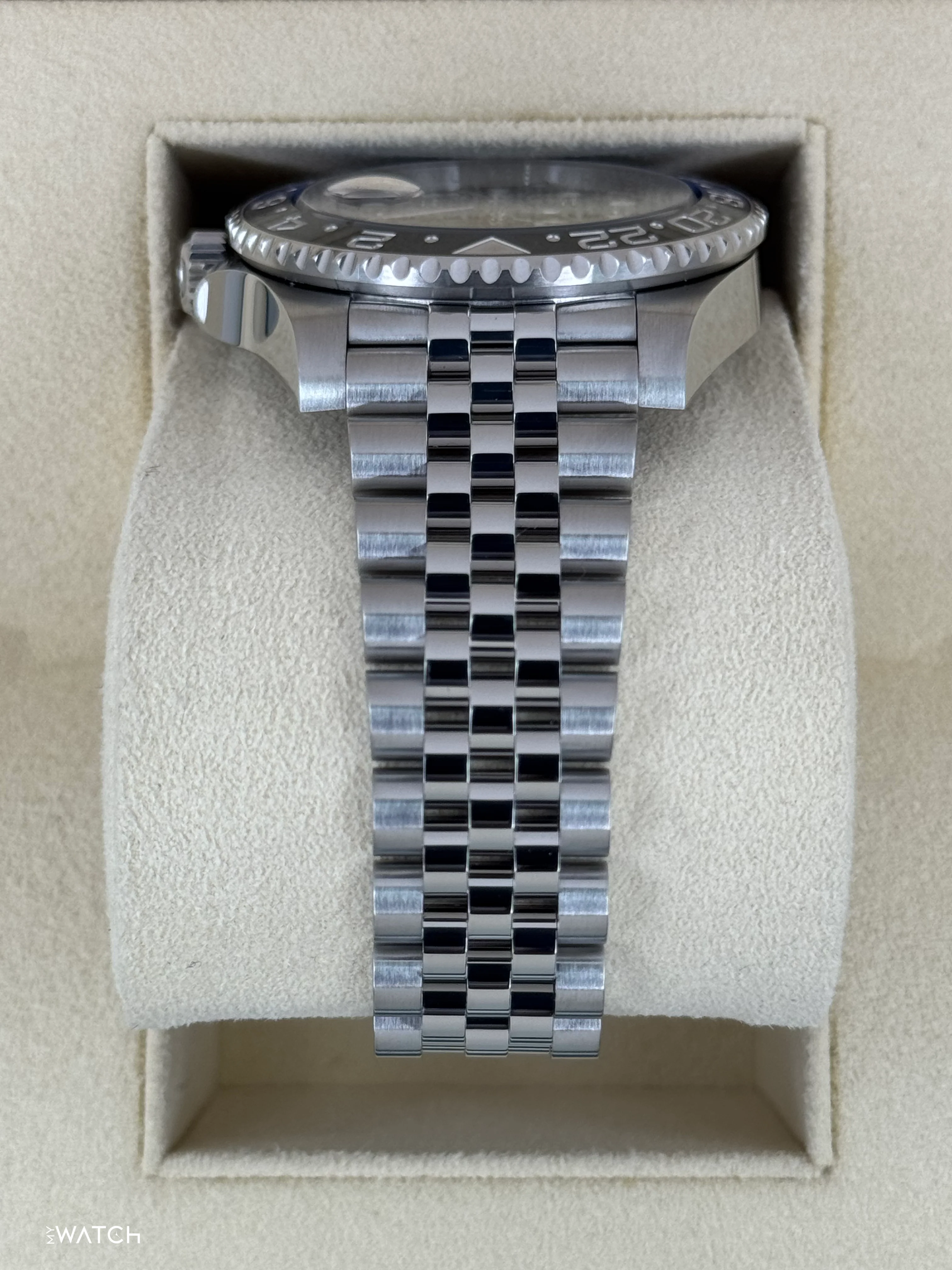 2025 Rolex GMT-Master II "Batgirl" 40mm 126710BLNR Jubilee - Image 4