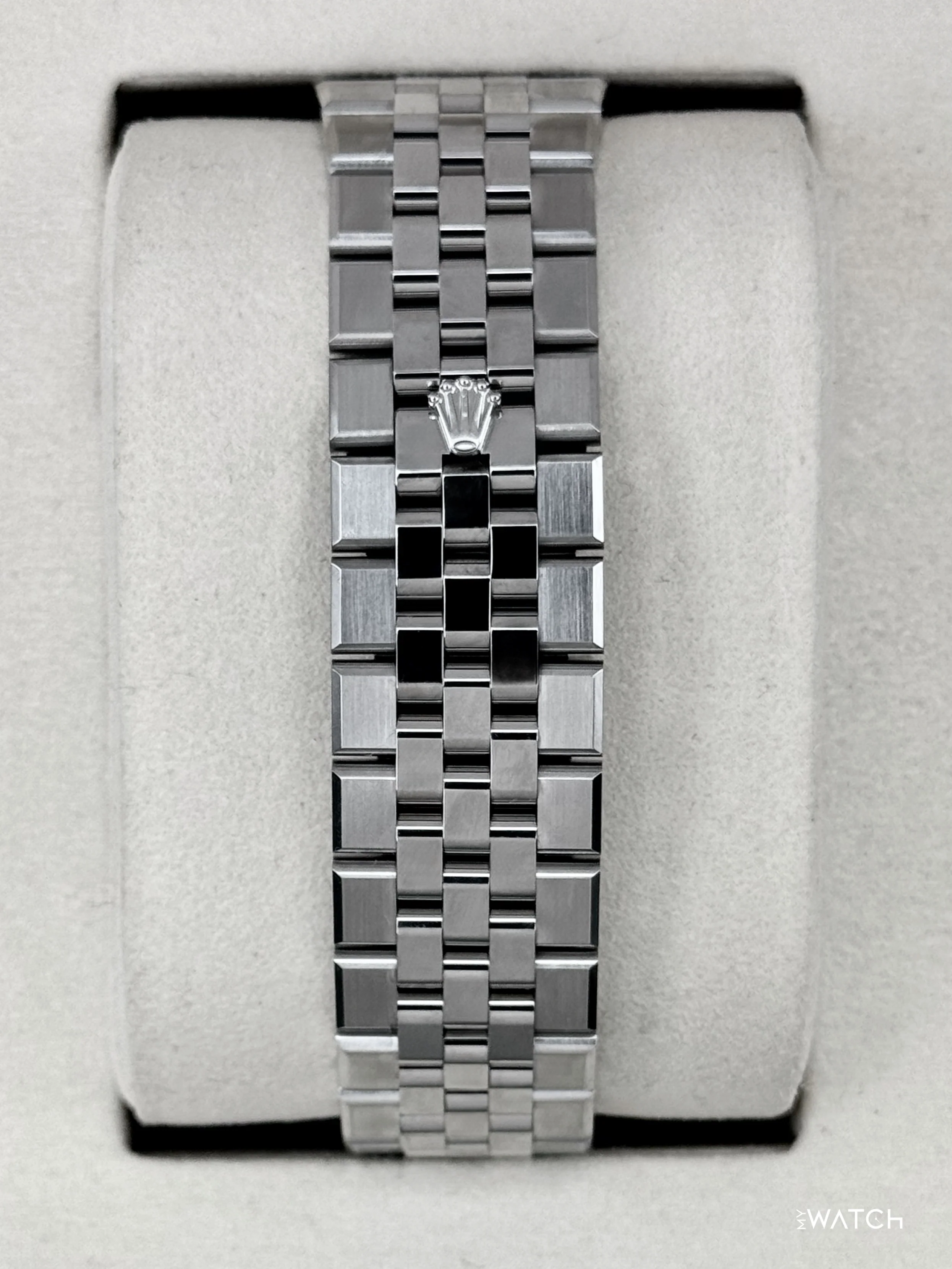 2025 Rolex Land-Dweller 40mm 127334 Stainless Steel Jubilee White Dial - Image 2