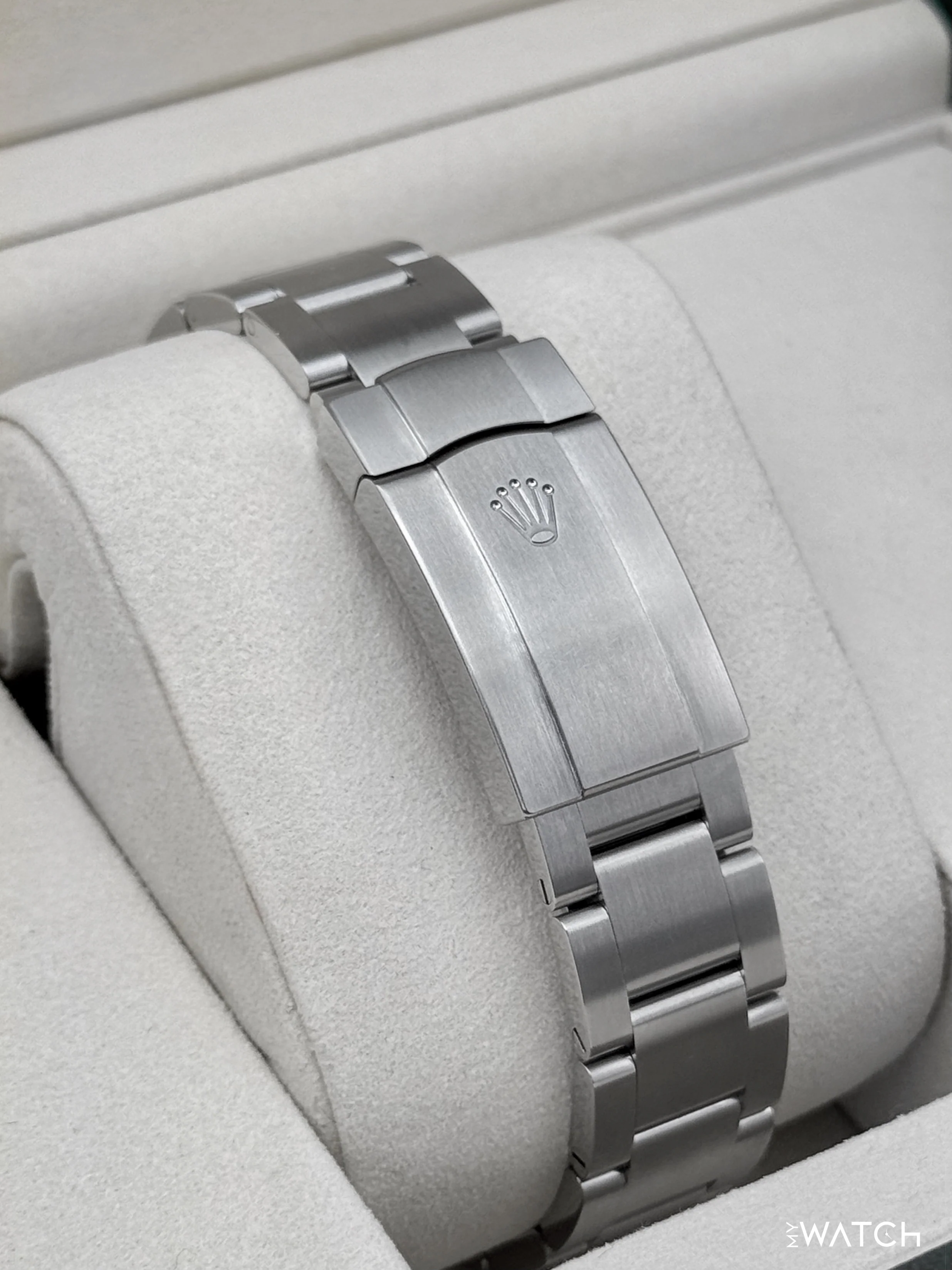 2025 Rolex Oyster Perpetual 36mm 126000 Beige Dial - Image 2