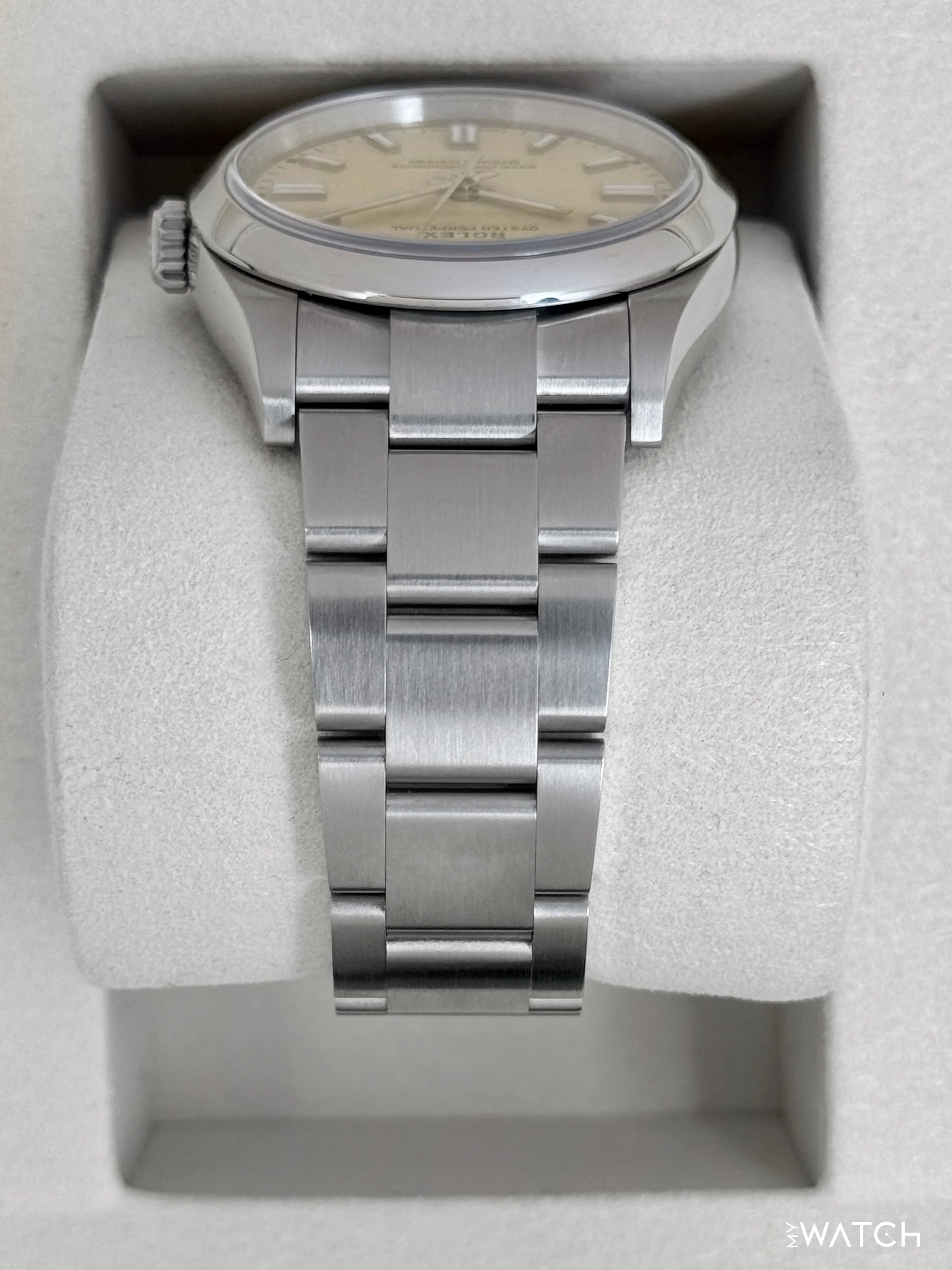 2025 Rolex Oyster Perpetual 36mm 126000 Beige Dial - Image 4