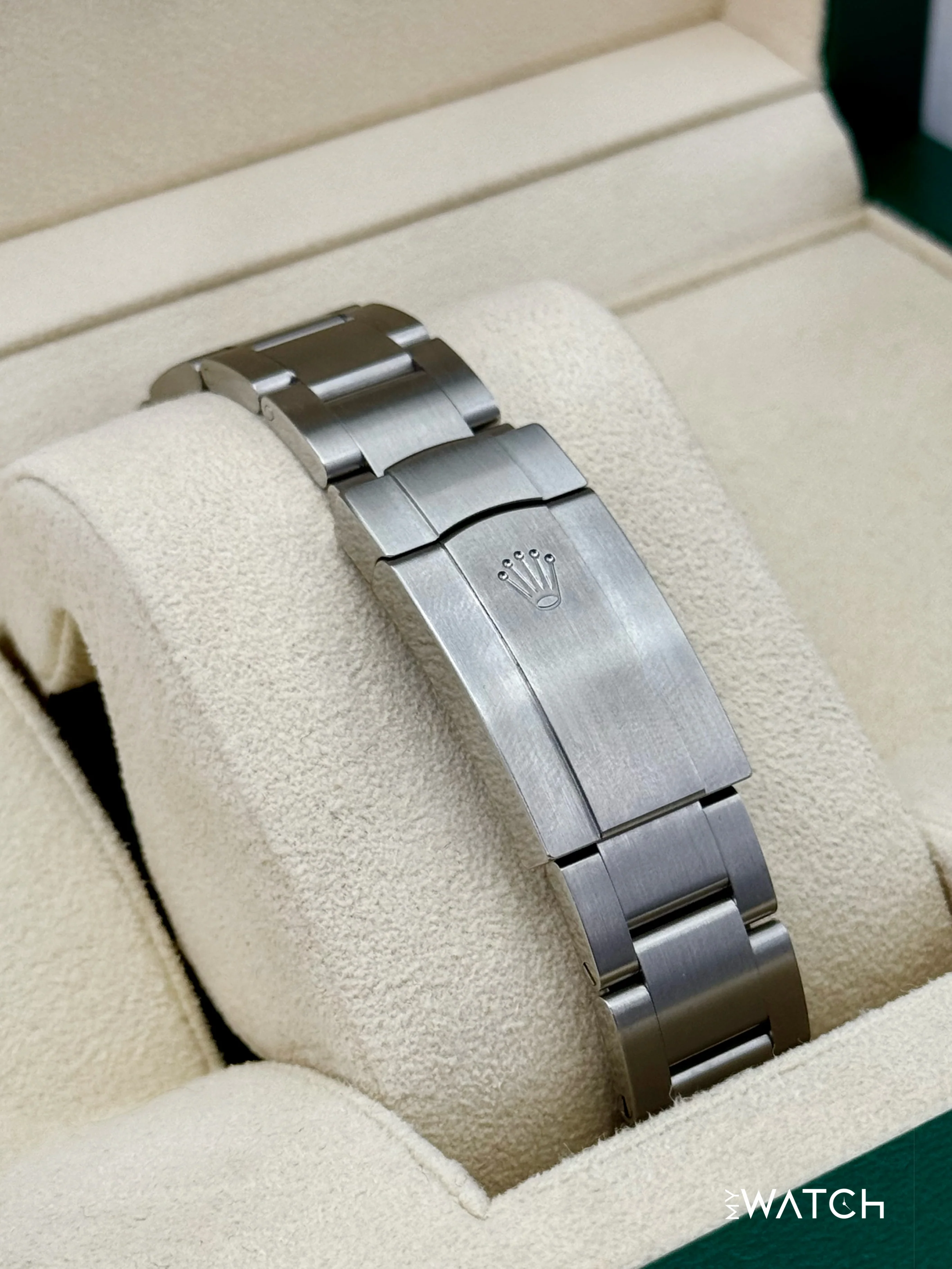 2025 Rolex Oyster Perpetual 41mm 124300 Green Dial - Image 2