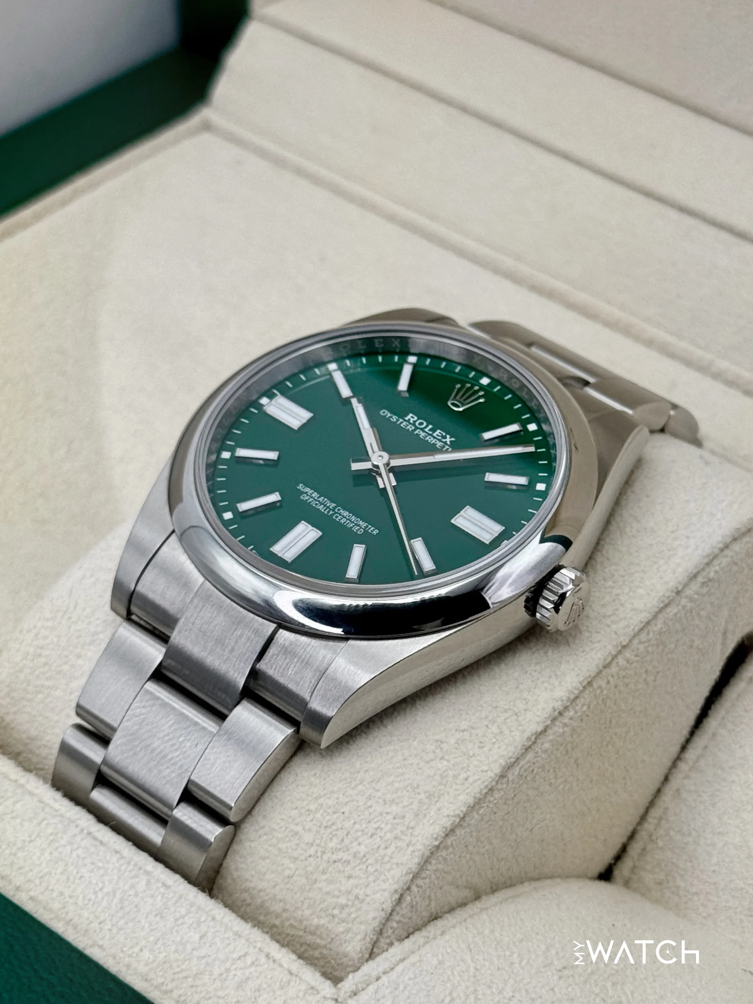 2025 Rolex Oyster Perpetual 41mm 124300 Green Dial - Image 5