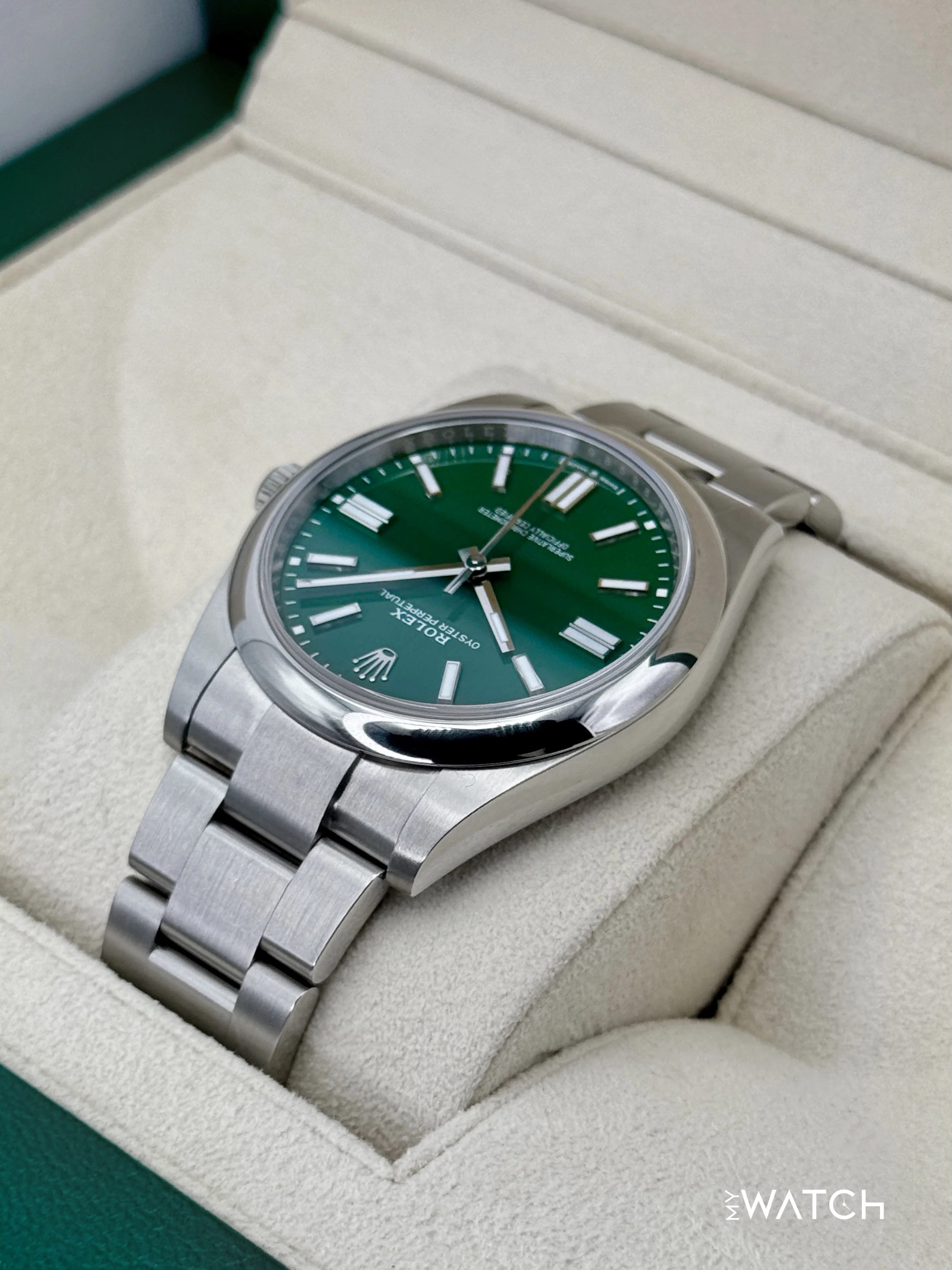 2025 Rolex Oyster Perpetual 41mm 124300 Green Dial - Image 7