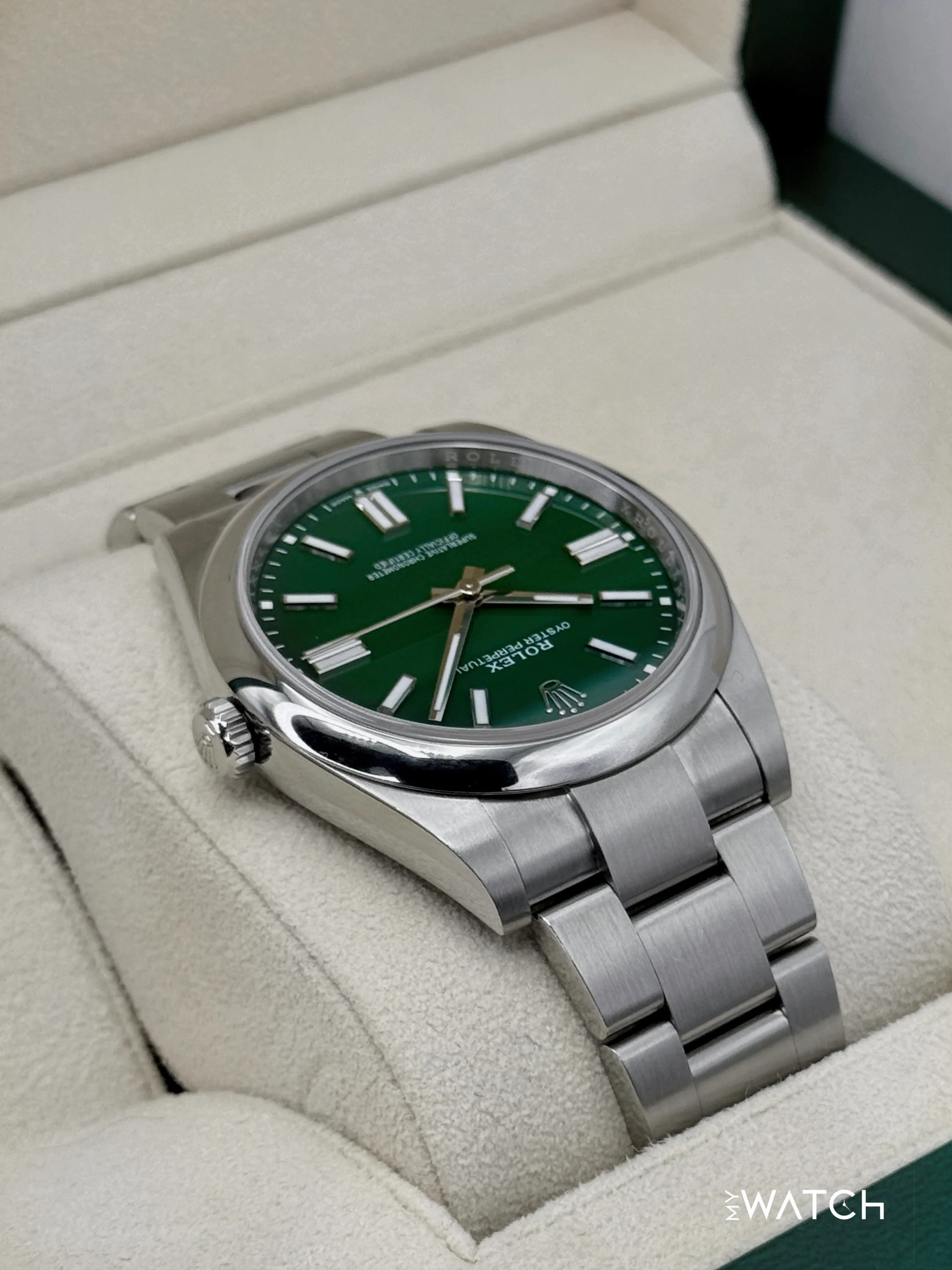2025 Rolex Oyster Perpetual 41mm 124300 Green Dial - Image 8